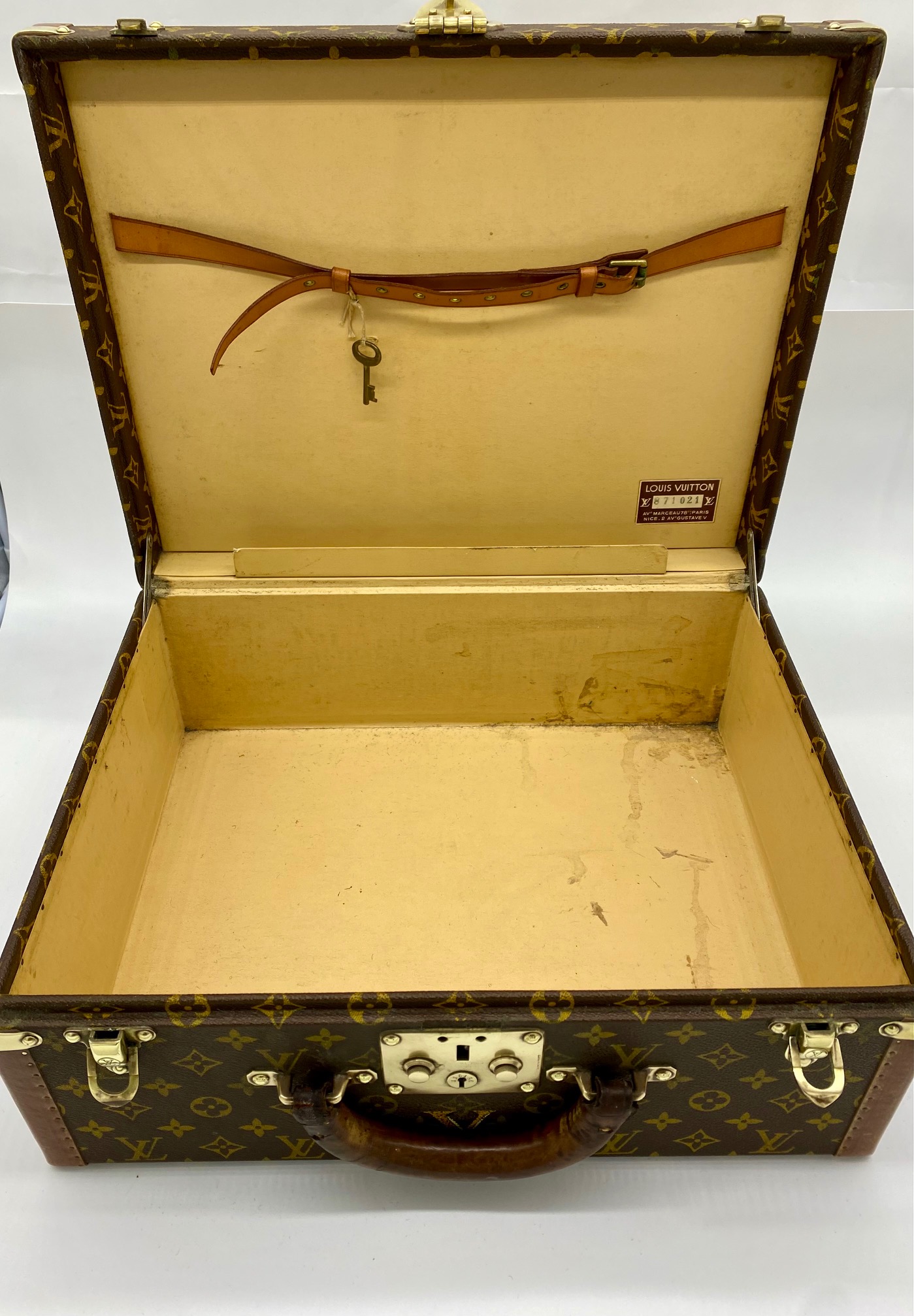 Vintage Louis Vuitton Super President briefcase V Pinth Vintage Luggage