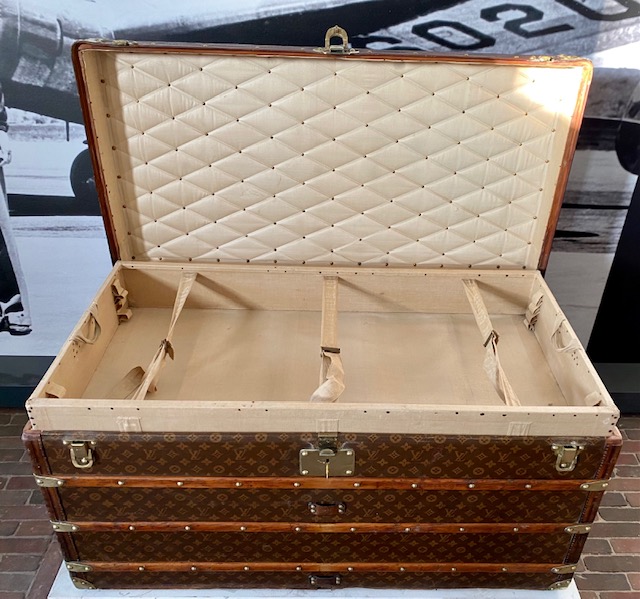 Antique Louis Vuitton coffee table trunk 'Foster' Pinth Vintage Luggage