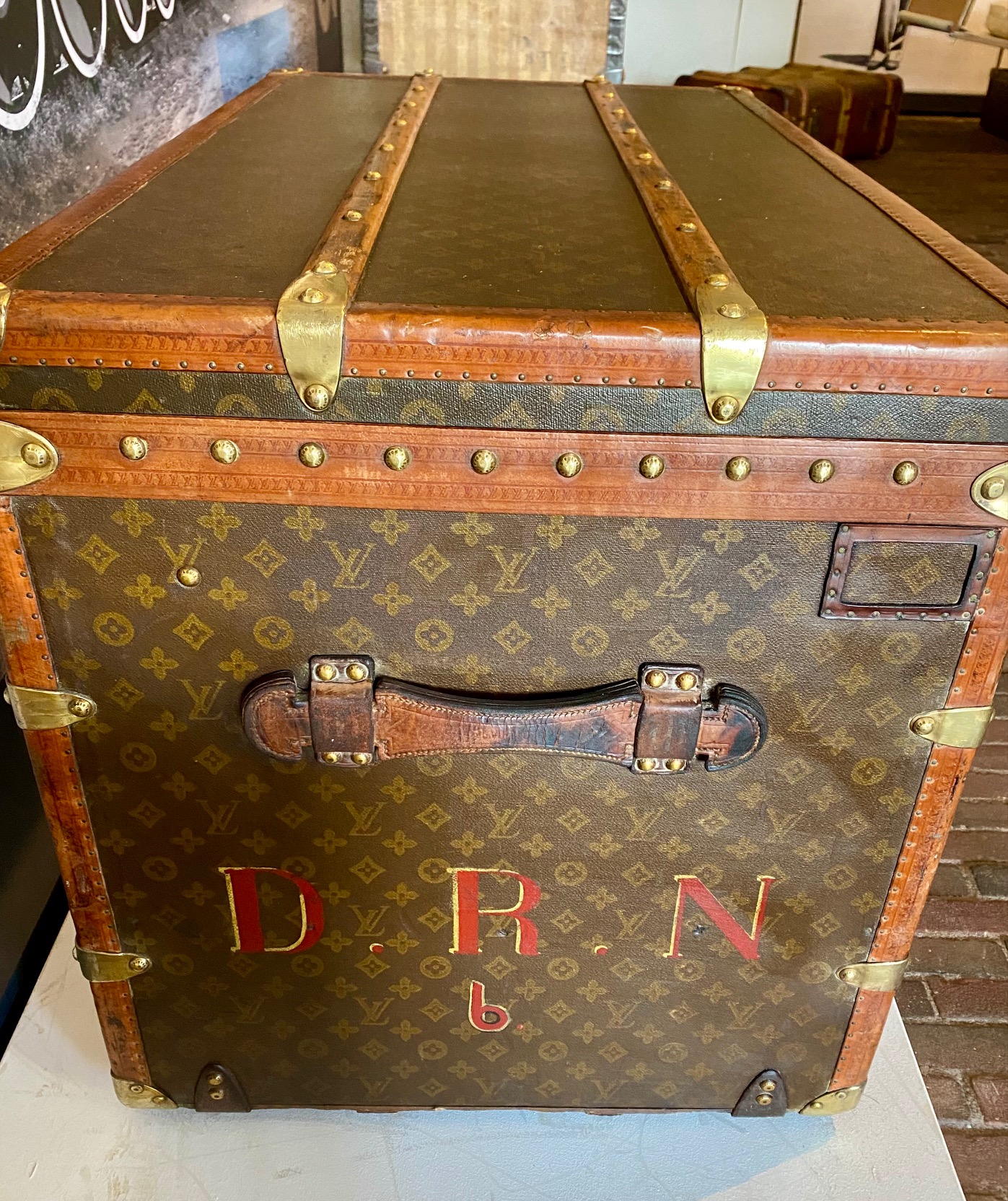 Louis Vuitton coffee table trunk Pinth Vintage Luggage