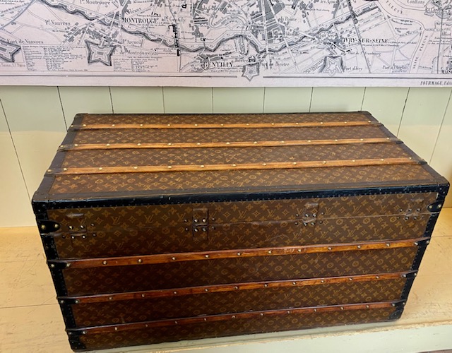Louis Vuitton coffee table trunk 110cm Pinth Vintage Luggage