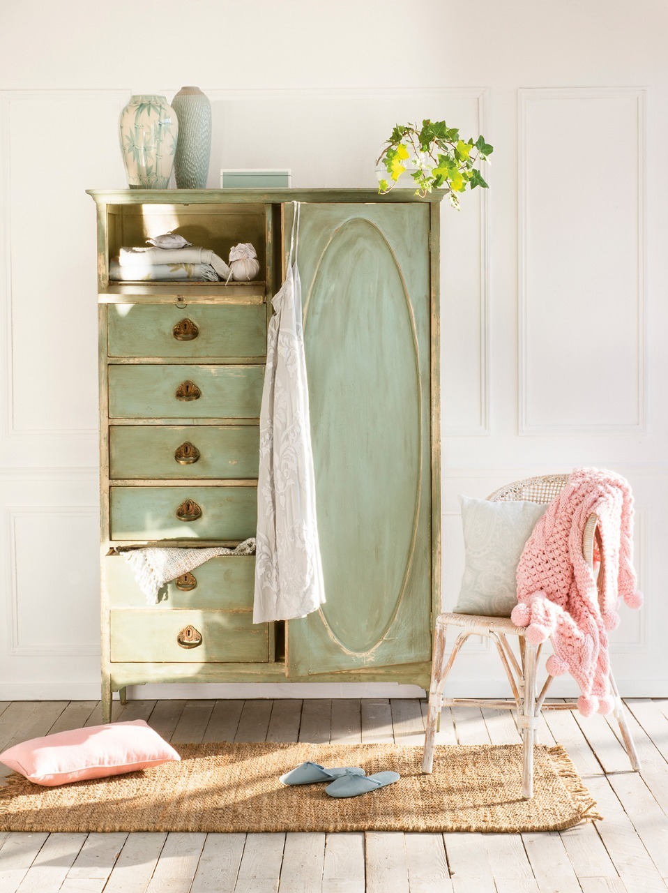 Te dejamos 3 tips para pintar muebles de madera sin lijar Pinturas
