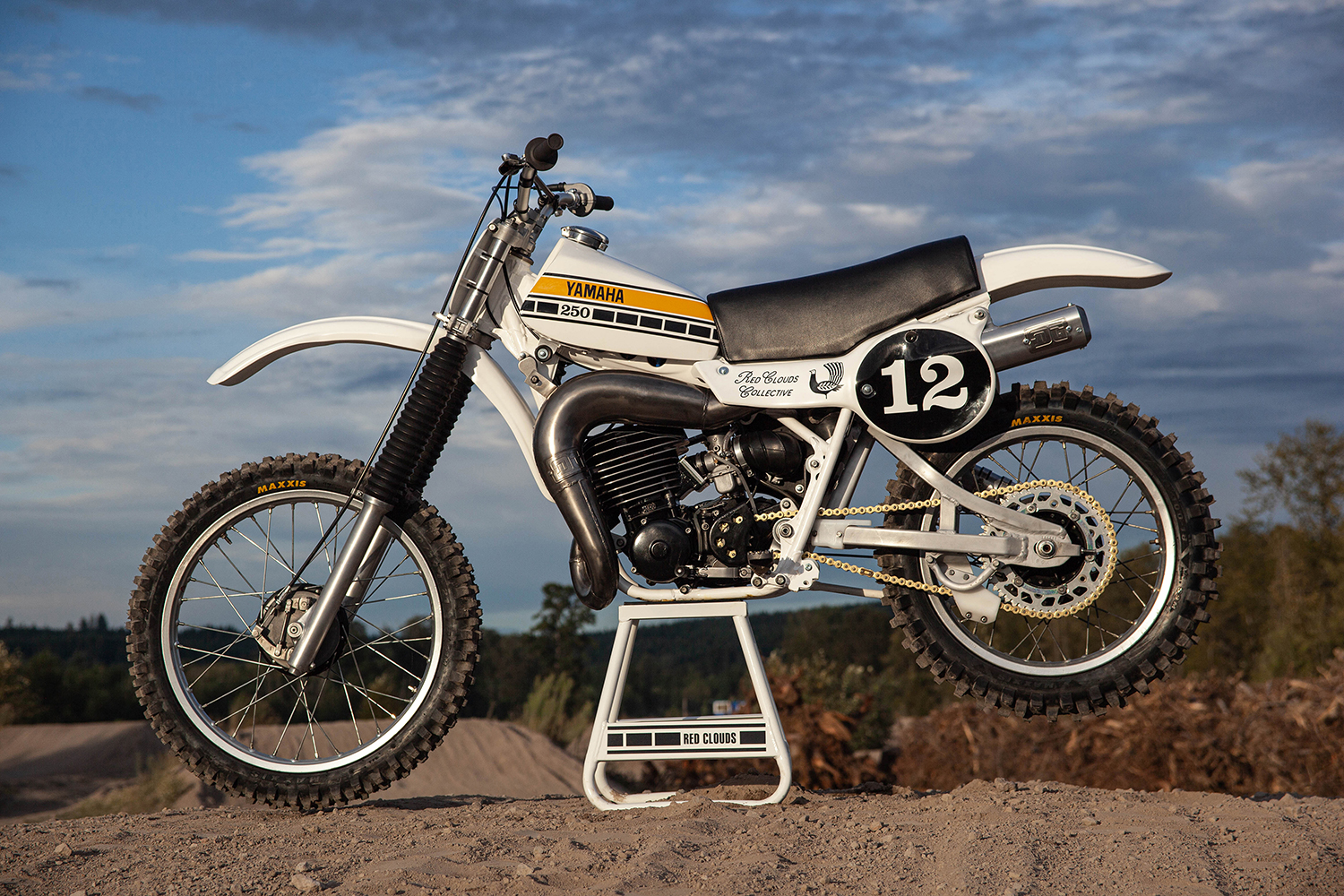 SCREAMING CLASSIC: 1979 Yamaha YZ250 by Red Clouds Collective. - Pipeburn
