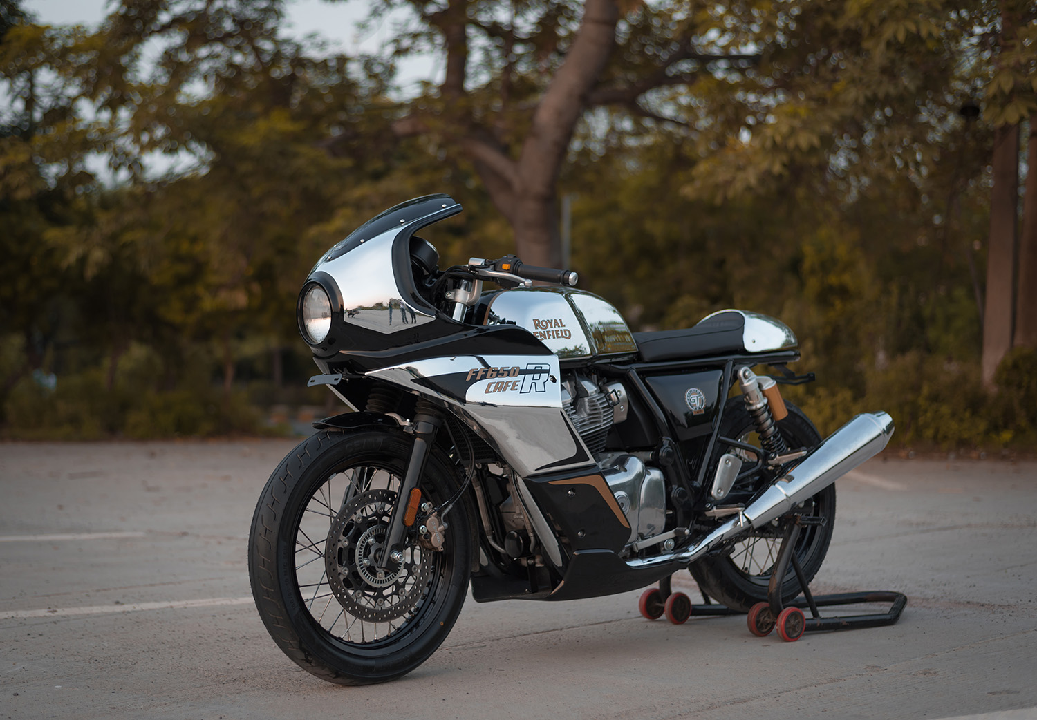 FULLY FAIRED Royal Enfield Twins Kit by MK Designs. Pipeburn