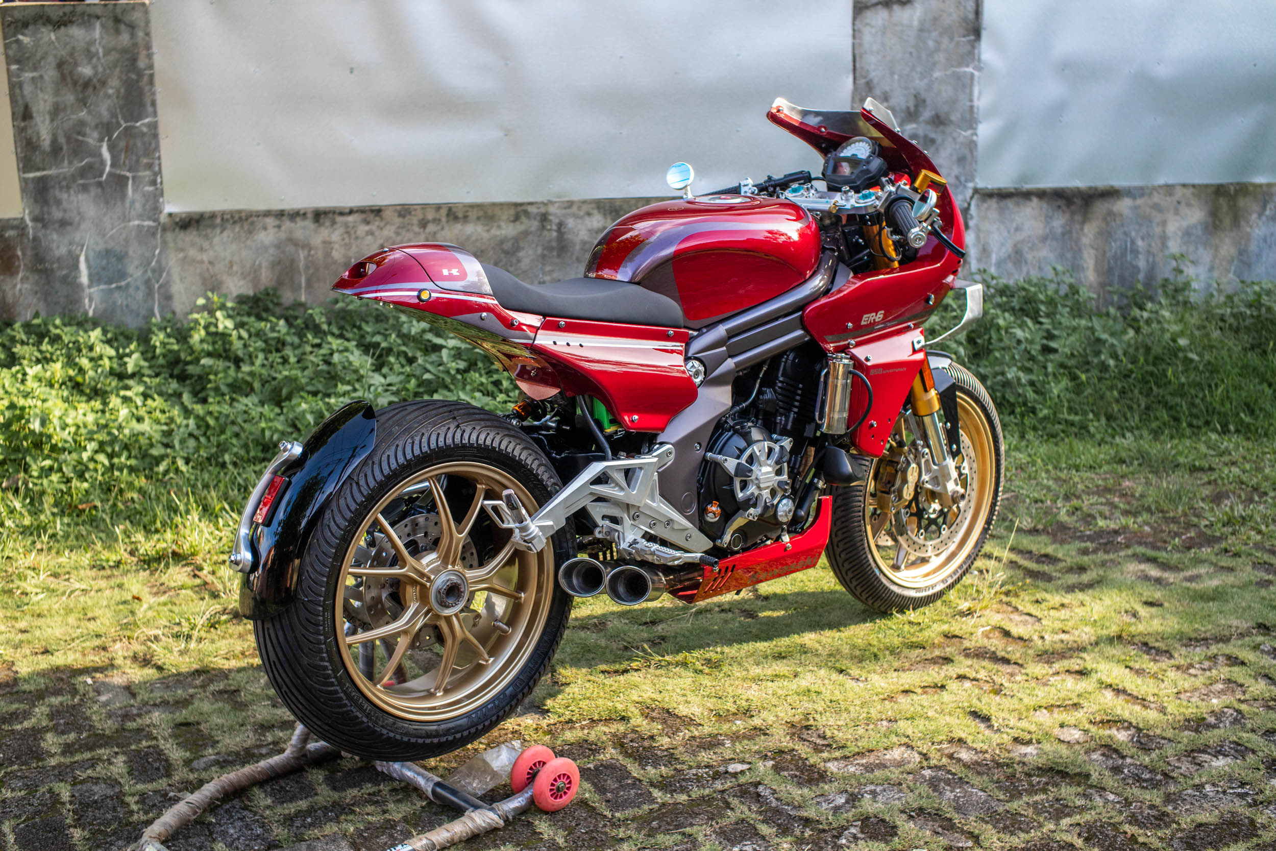 WE ALL FLY Kawasaki ER6N by Batakastem Pipeburn