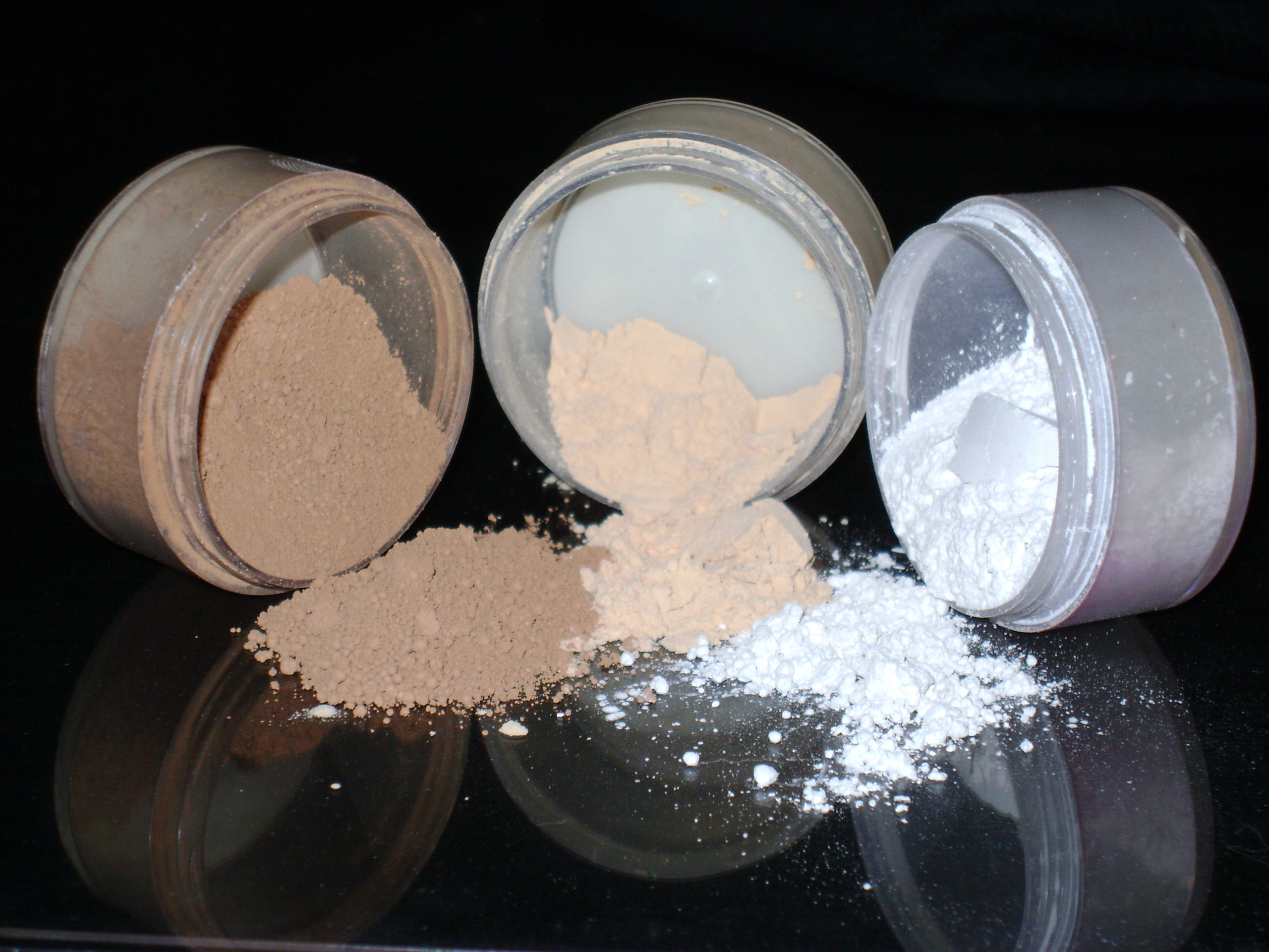 Mounting evidence Asbestos in talcbased makeup (again)