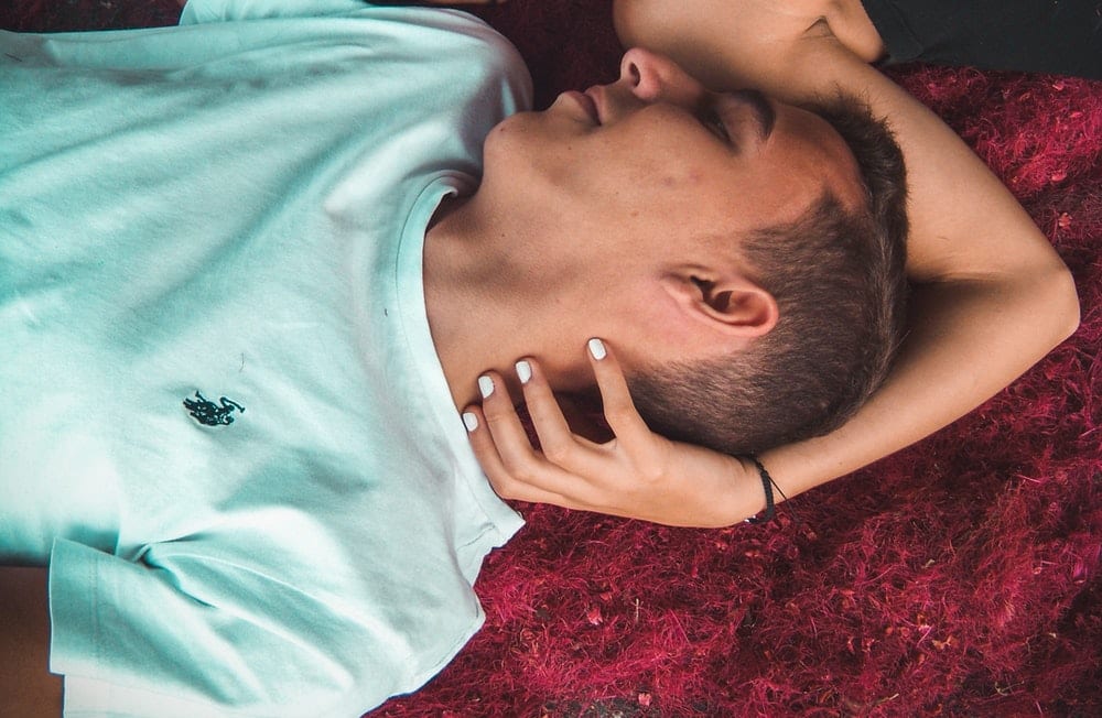 How to Get a Pisces Man Attention 3 Subtle Ways That Work Pisces