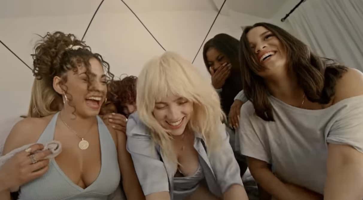 'Lost Cause': Billie Eilish flashes cleavage with friends in sultry