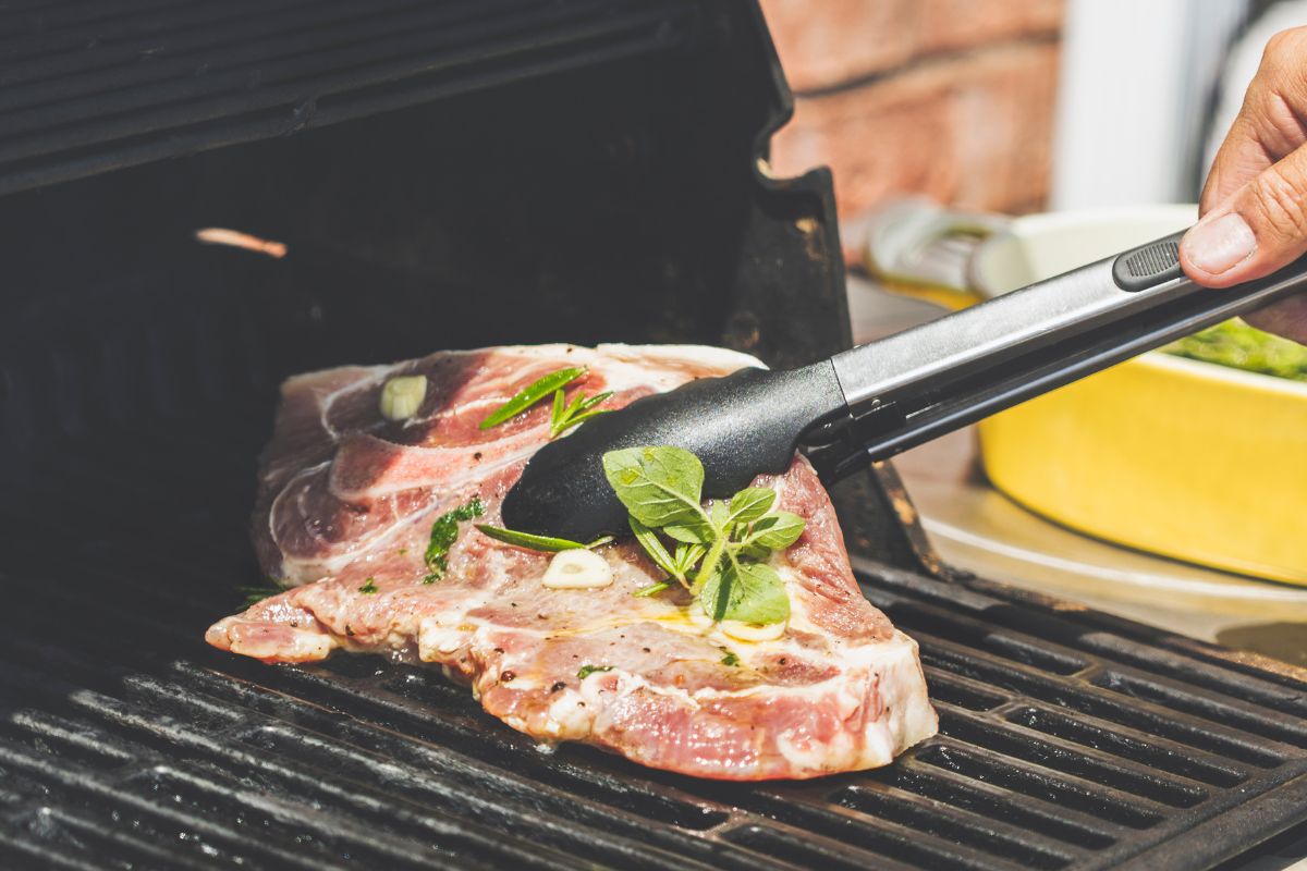 Gas Grill Not Getting Hot Enough (Fixing A Grill That Won't Heat Up To