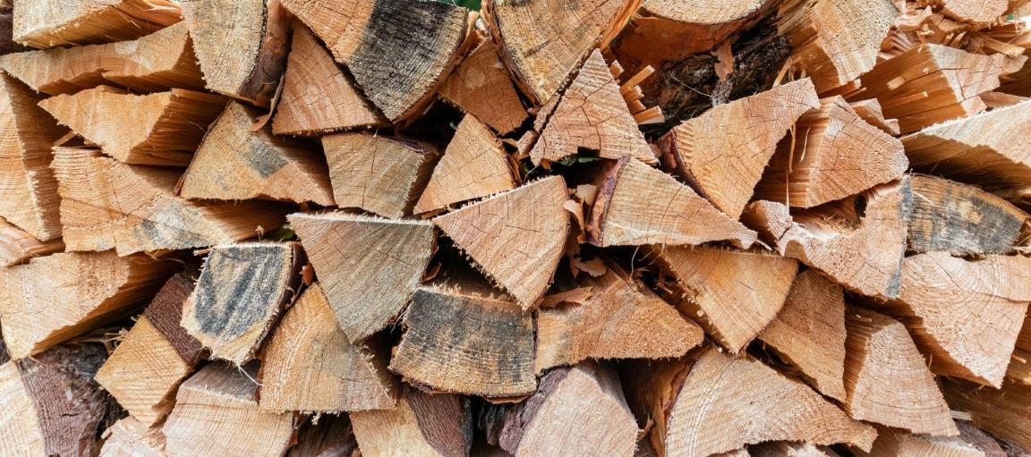 Choosing Wood for Smoking Matching Woods with Meats for Ultimate