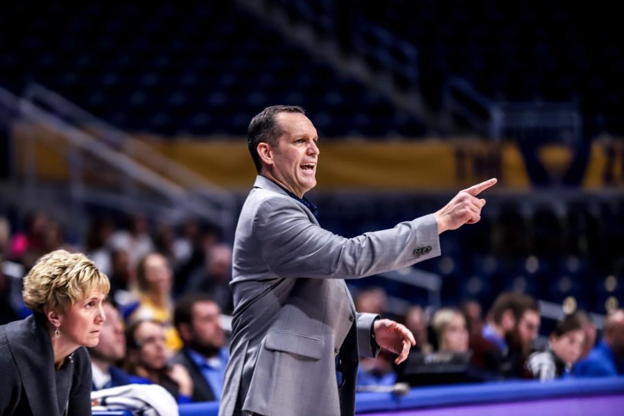 Column Pitt women’s basketball head coach Lance White must win now