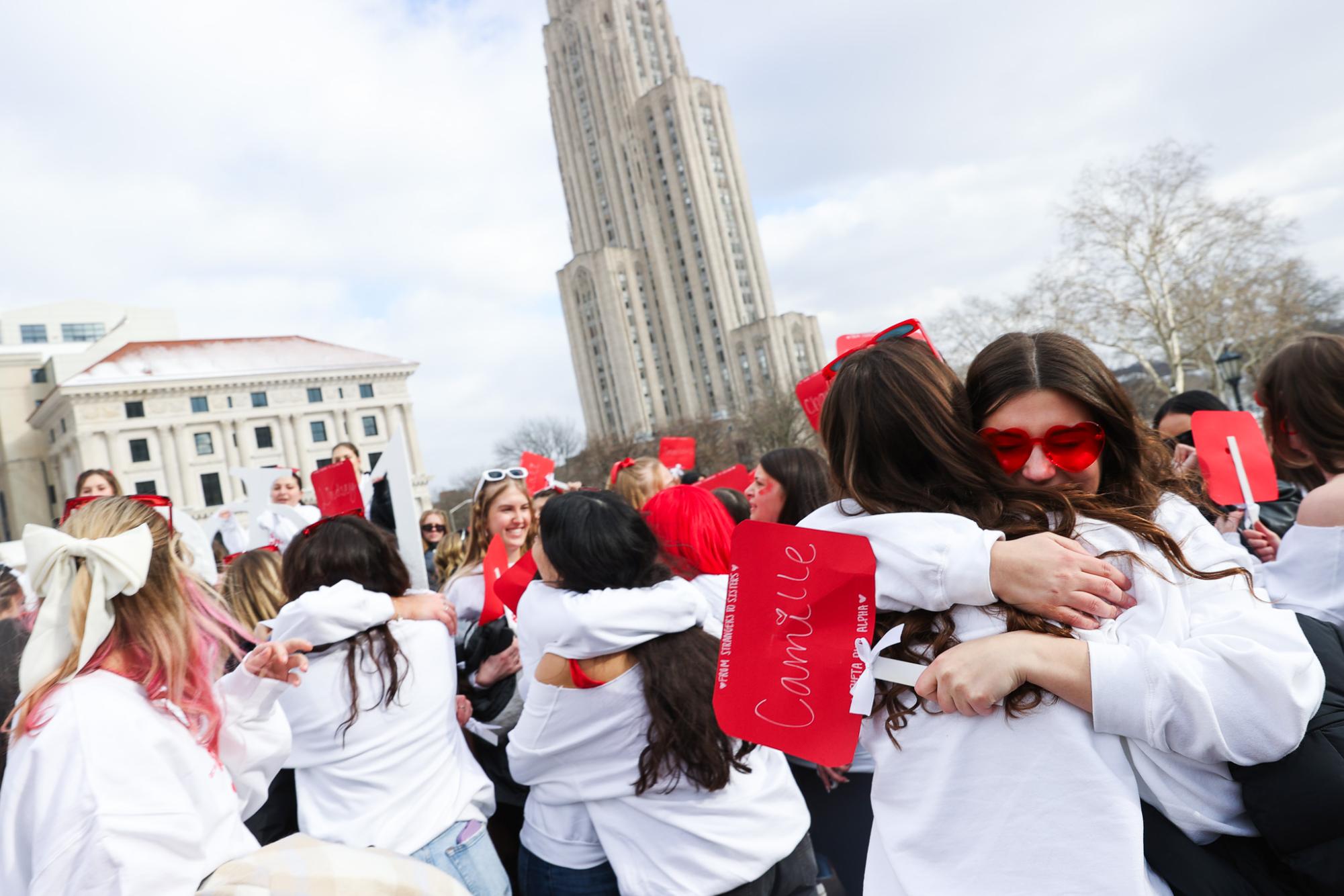 Photos Sororities gather on Soldiers and Sailors Lawn for Bid Day