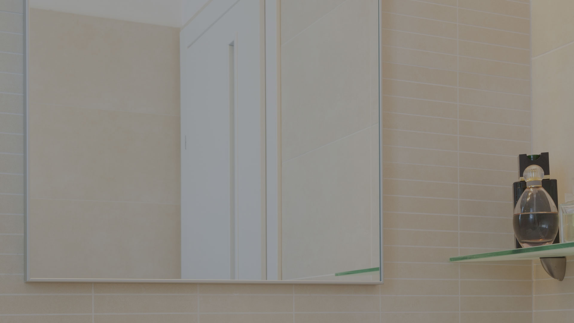 Aluminium mirror frames