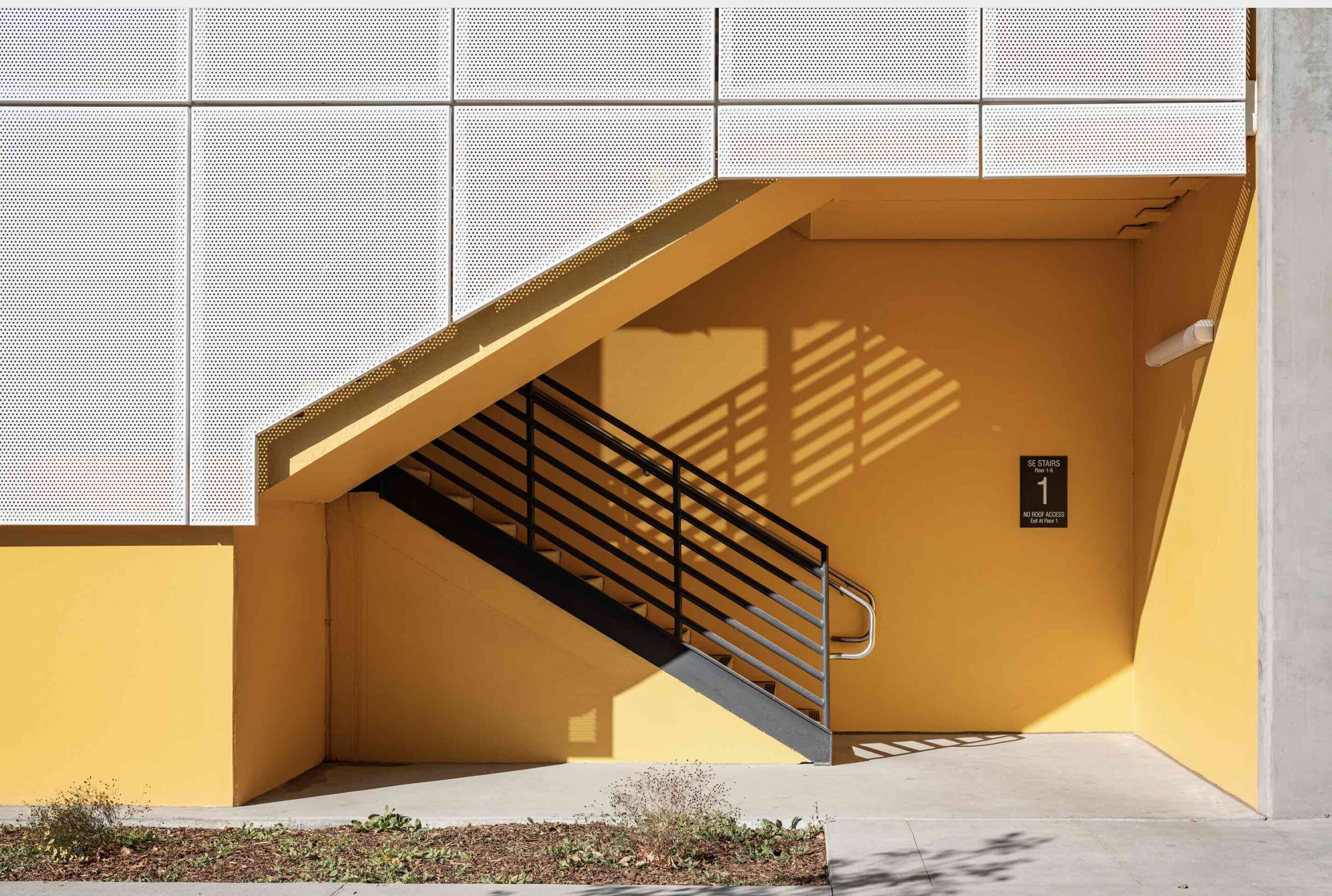 Front Street Garage - Pivot North Architecture