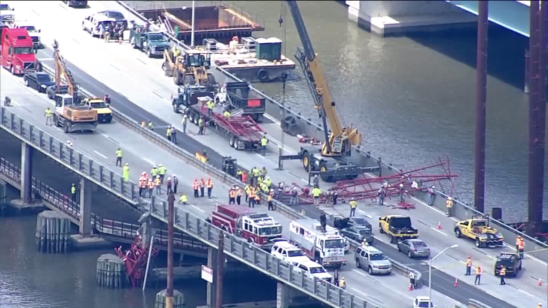 Photos Tappan Zee Bridge crane collapse 1 SB lane remains closed PIX11