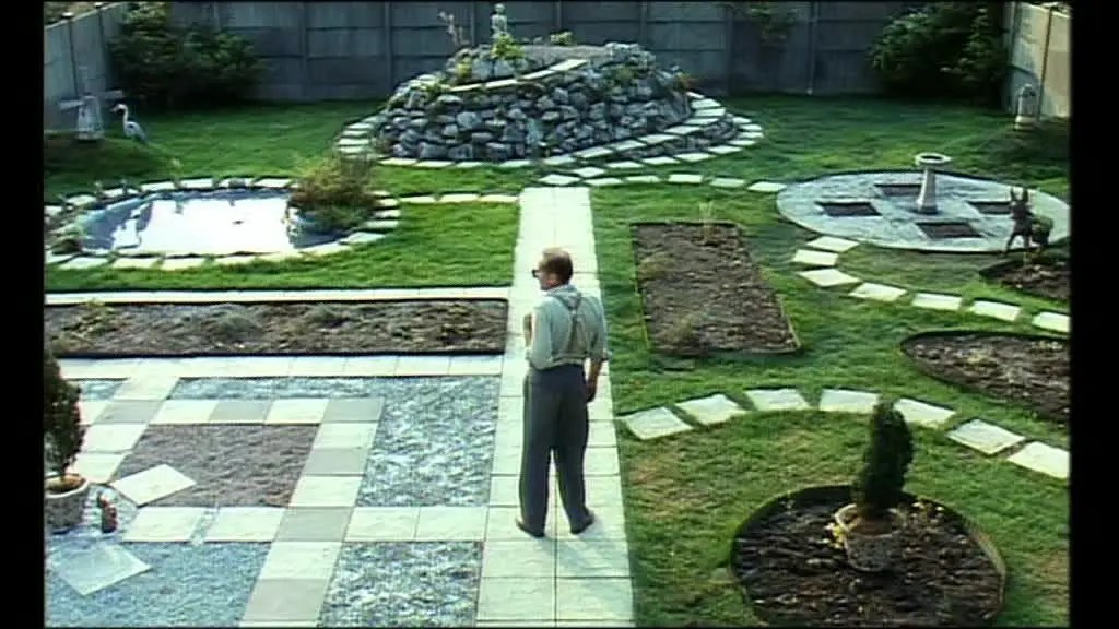 The Cement Garden (1993) [ReUp] / AvaxHome