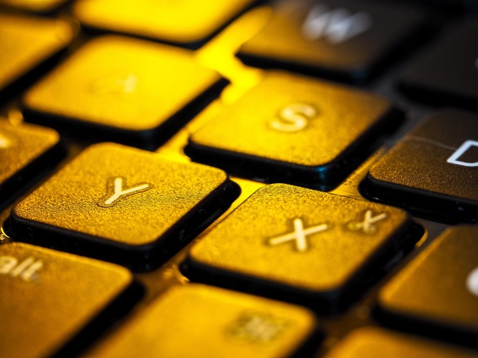 Keyboard under yellow light free image download