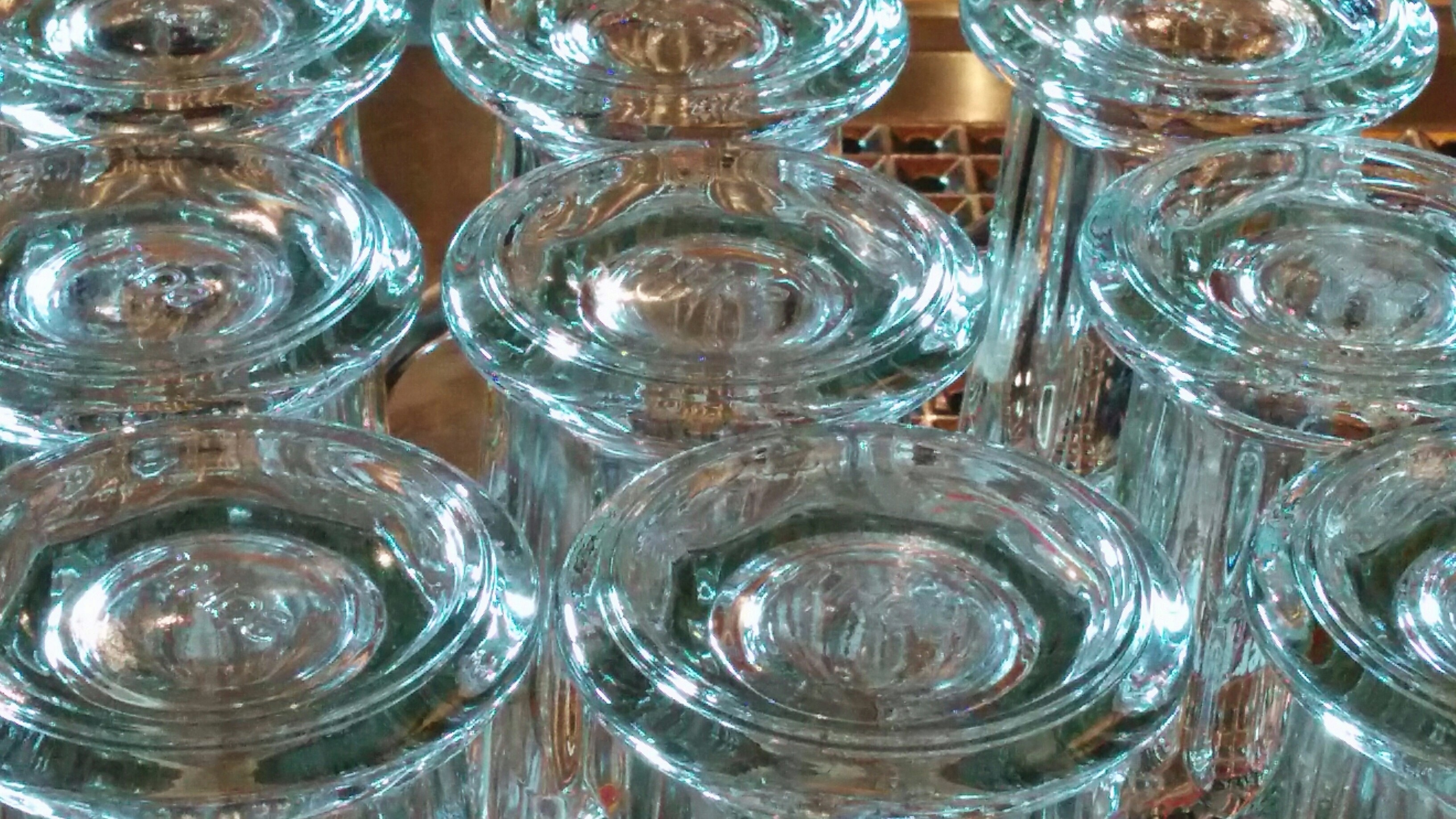 Clean glasses for beer in a restaurant free image download