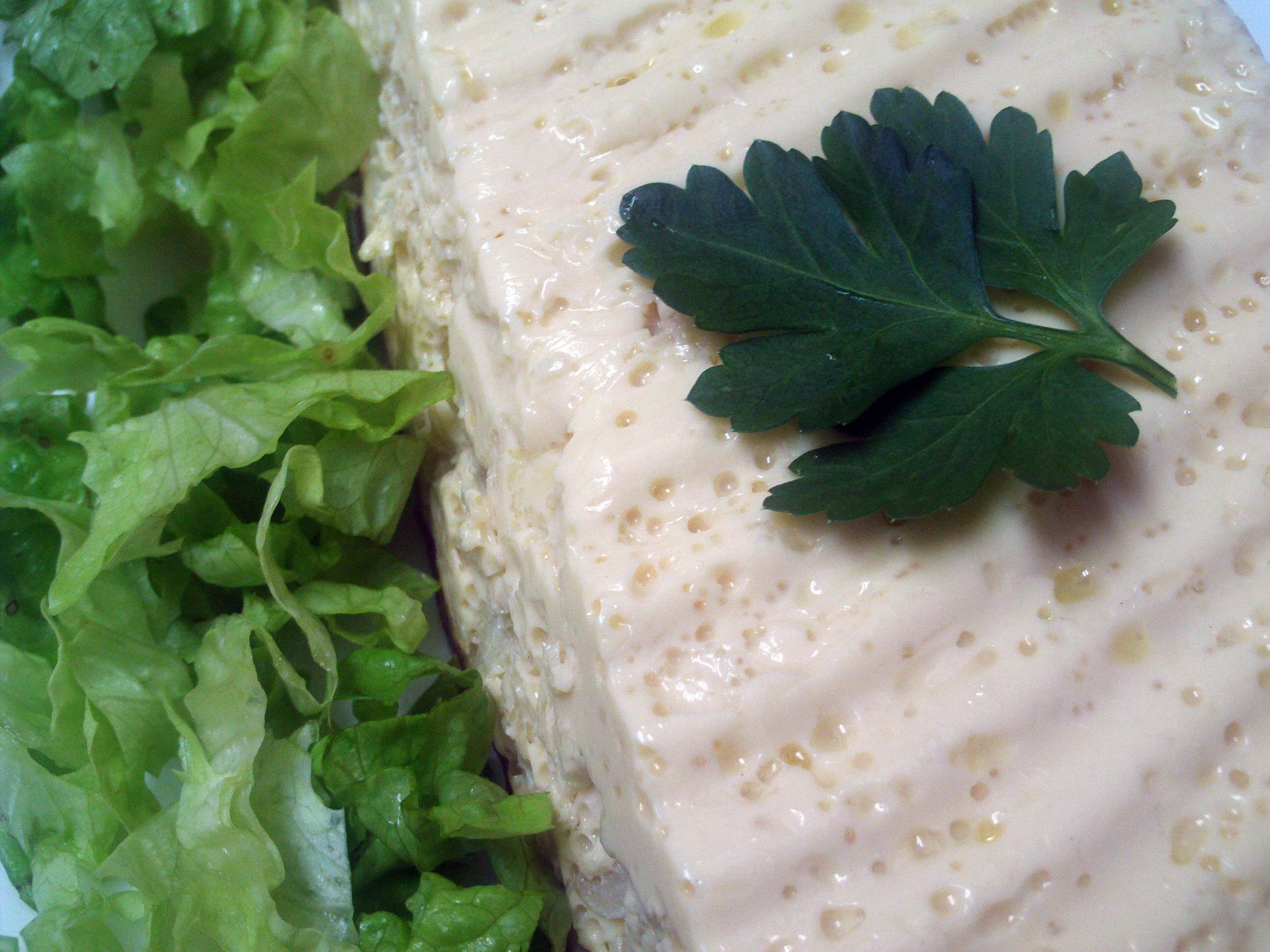 Fish with greens closeup free image download