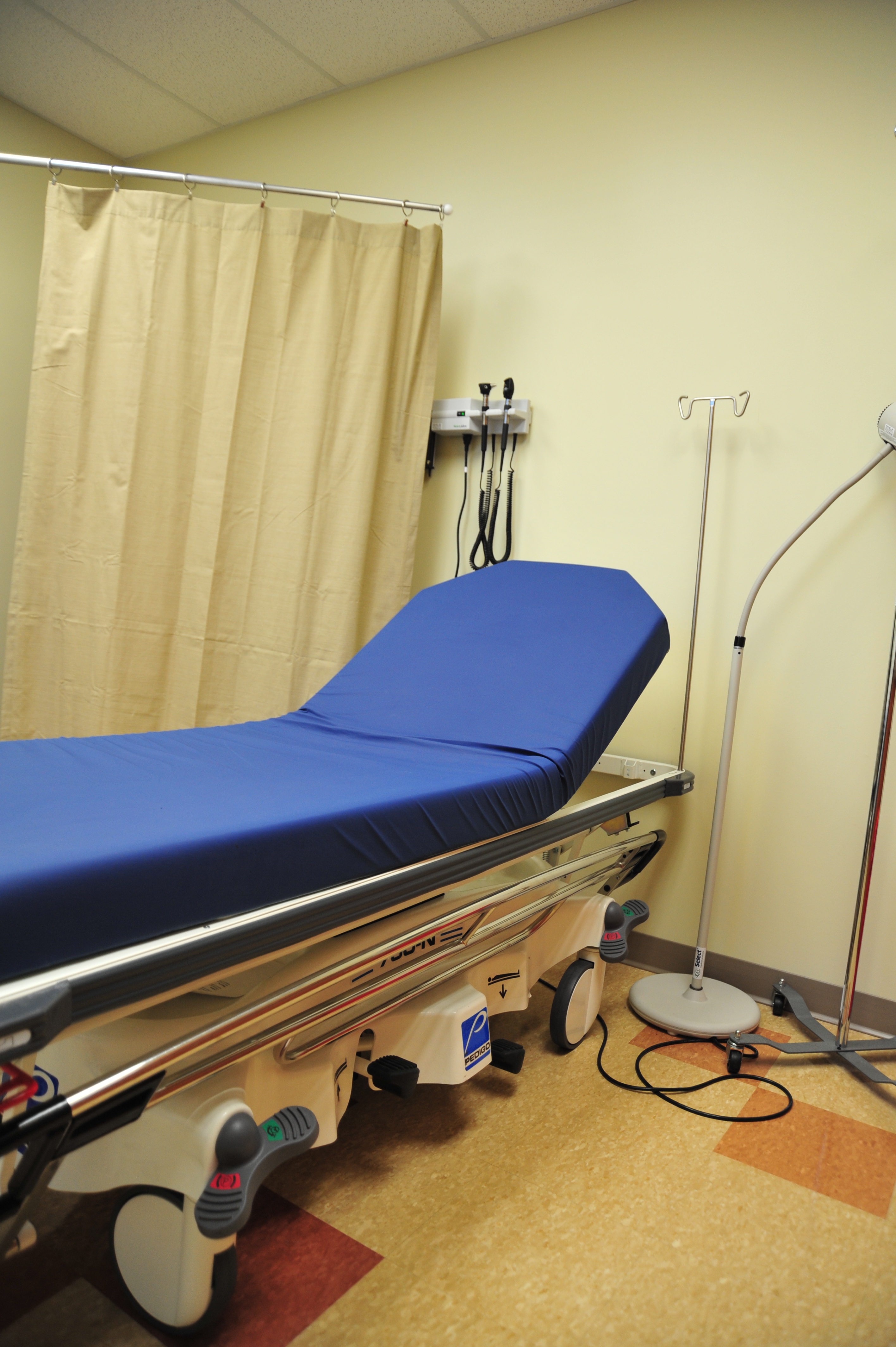 Hospital medical bed free image download