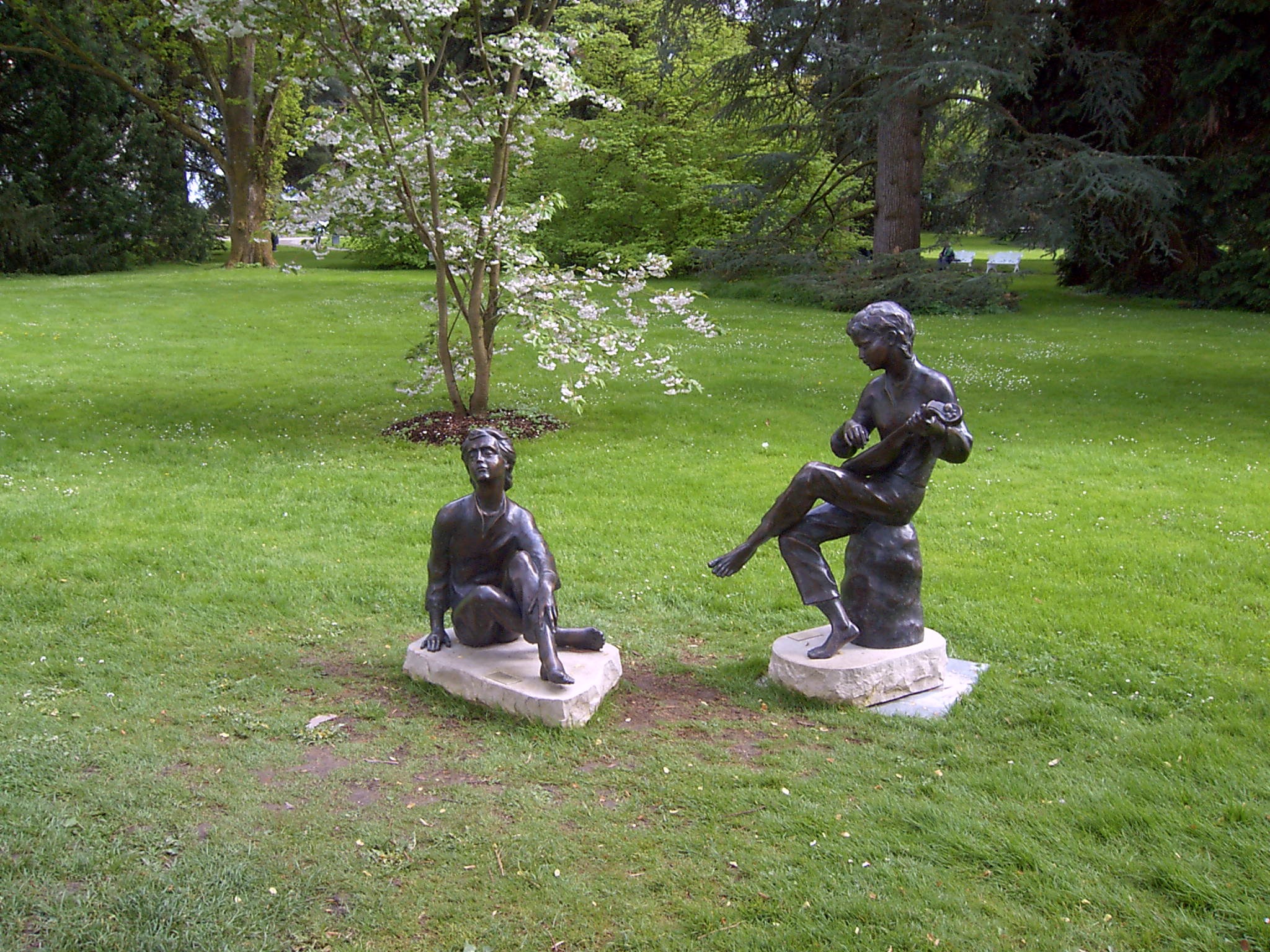 Sculpture in gardens free image download