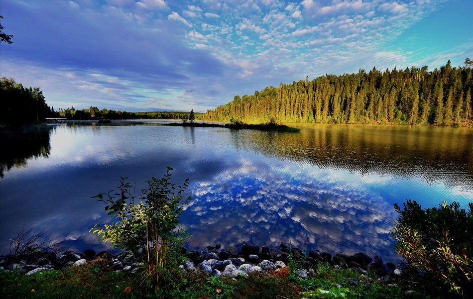 Dark blue lake in quebec free image download