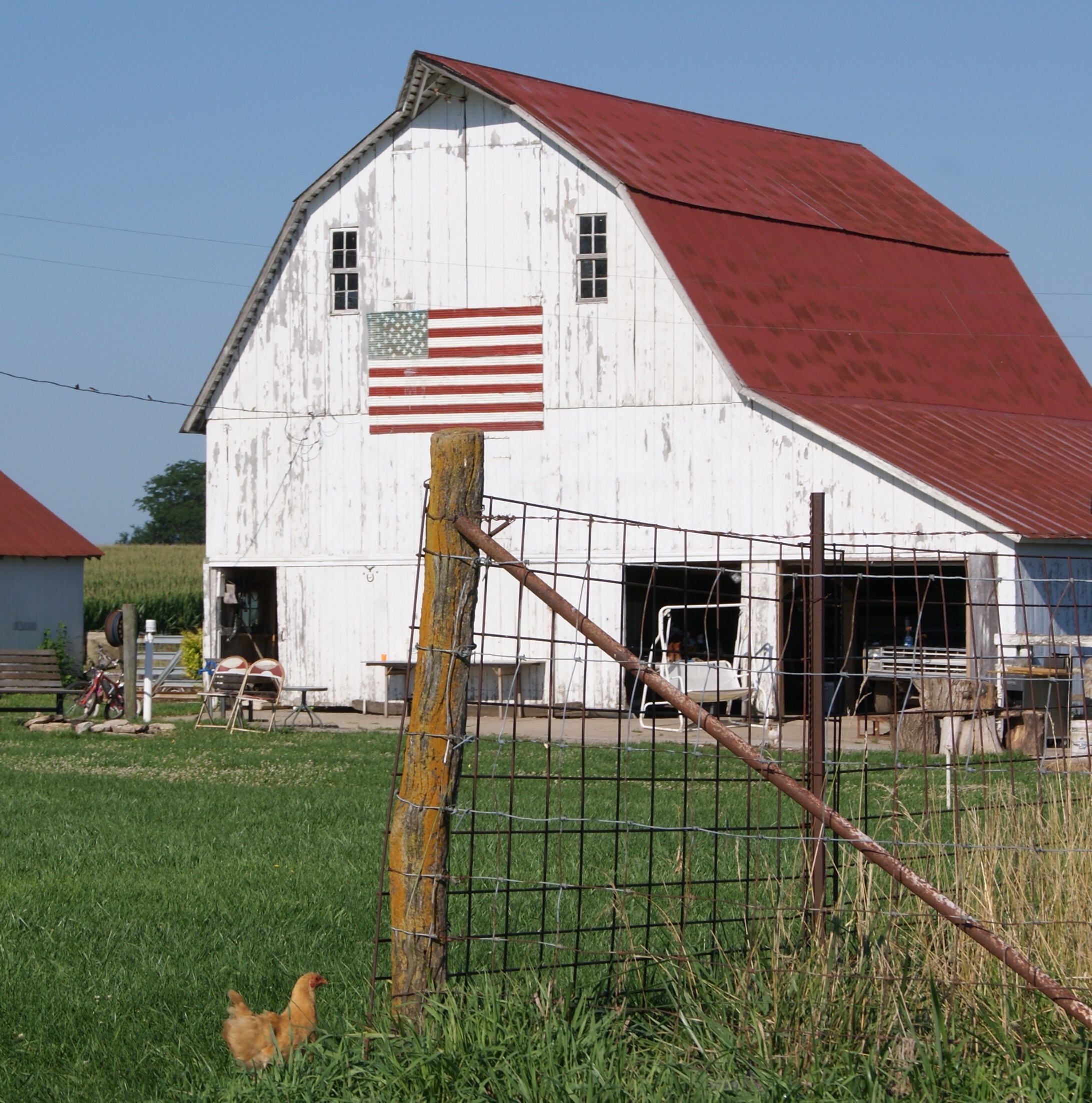 White barn farm free image download