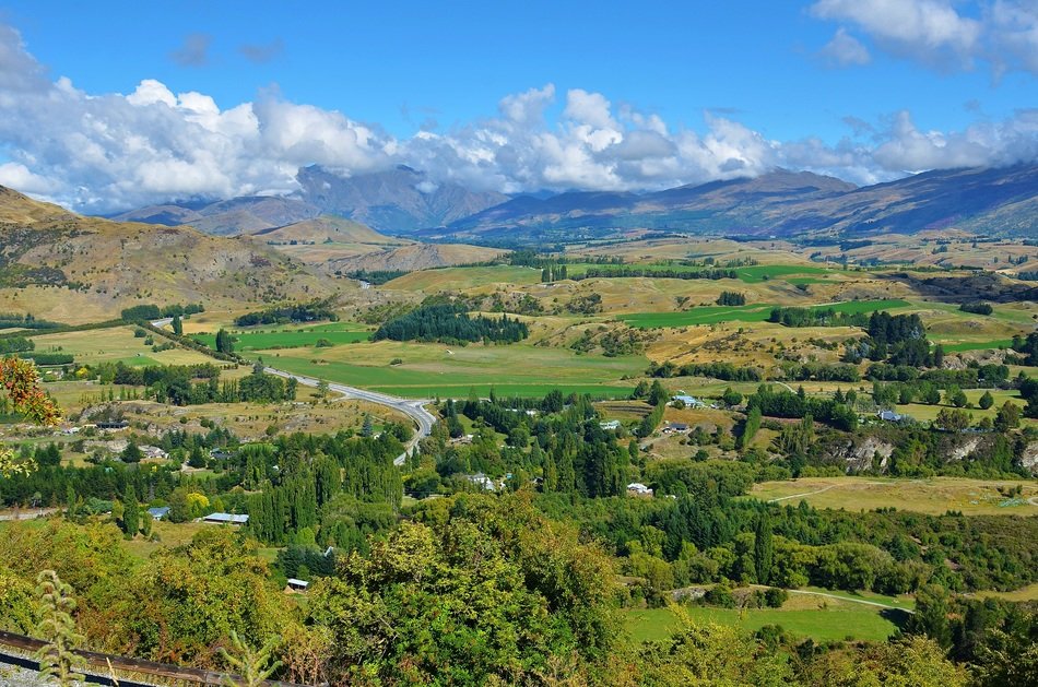 Landscape with the mountains in New Zealand free image download