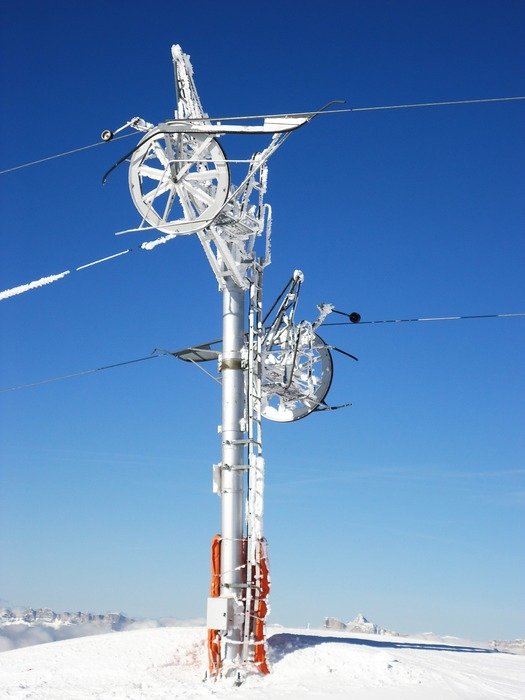 Ski lift on Alps free image download