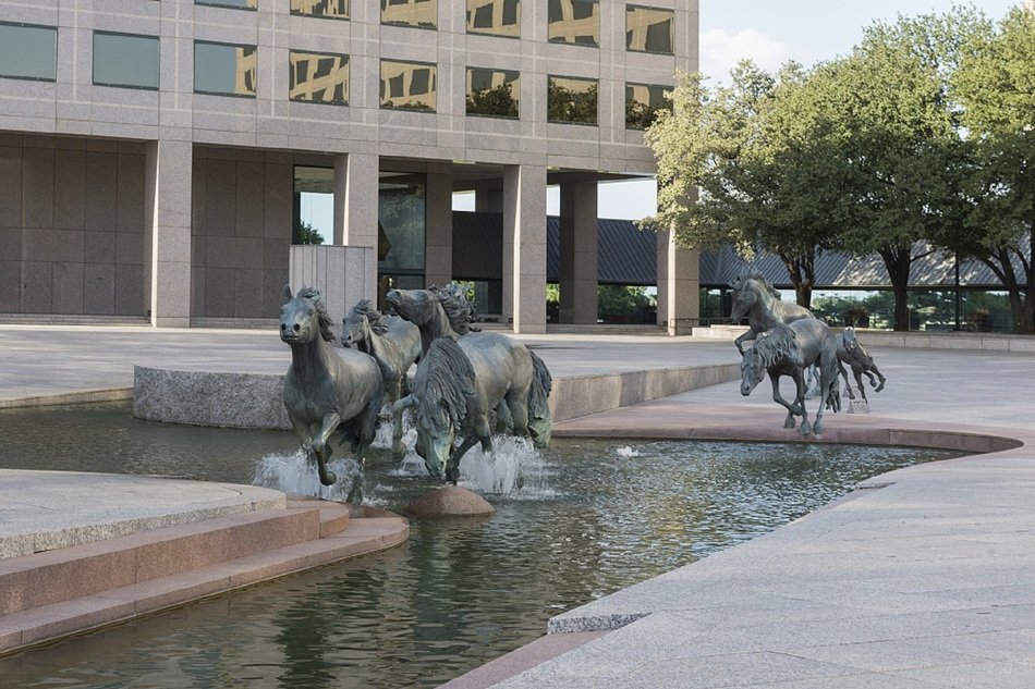 Bronze equestrian sculpture in irving free image download