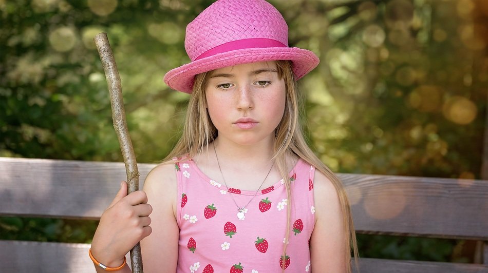 Girl pink hat free image download
