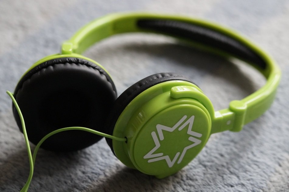 Headphones green color for listening music free image download