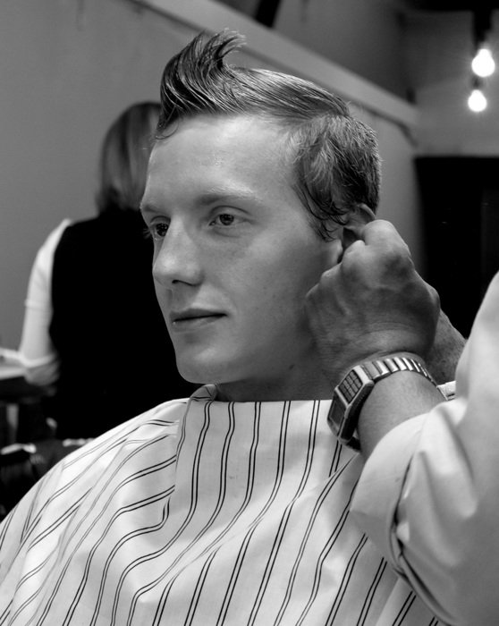 Male hair cut at the hairdresser free image download