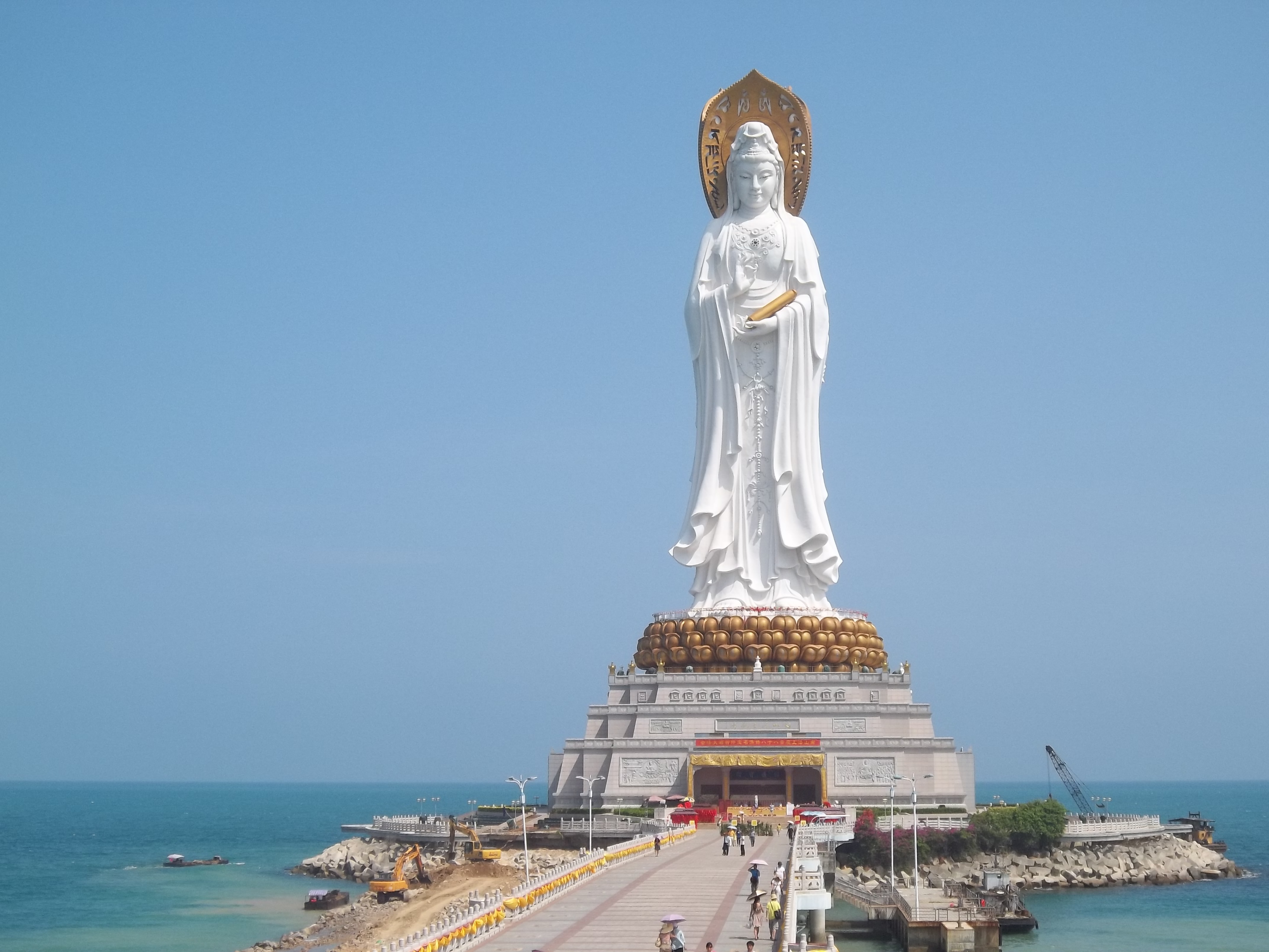 Large statue of buddha in China free image download