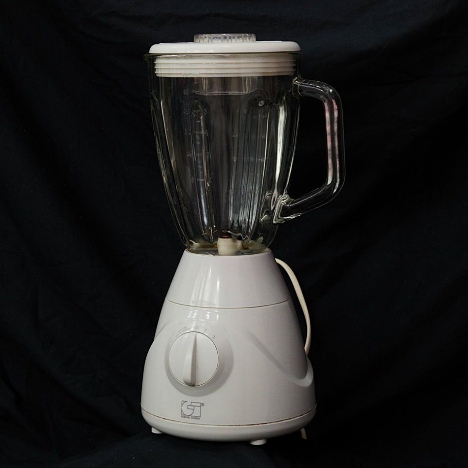 White blender for the kitchen free image download