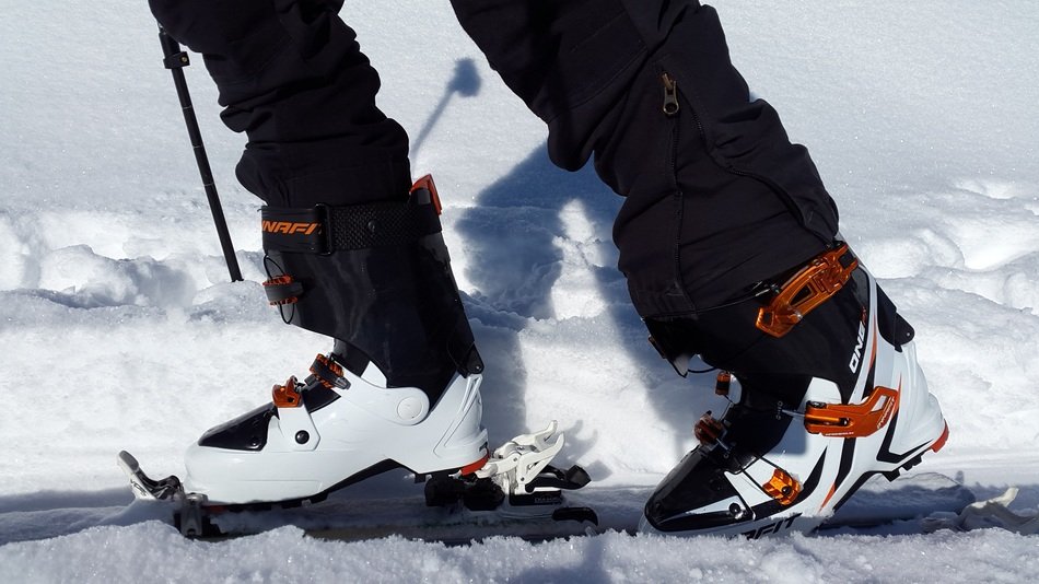 Feet in ski boots free image download