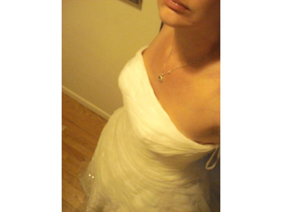 Picture of the girl in a white dress free image download