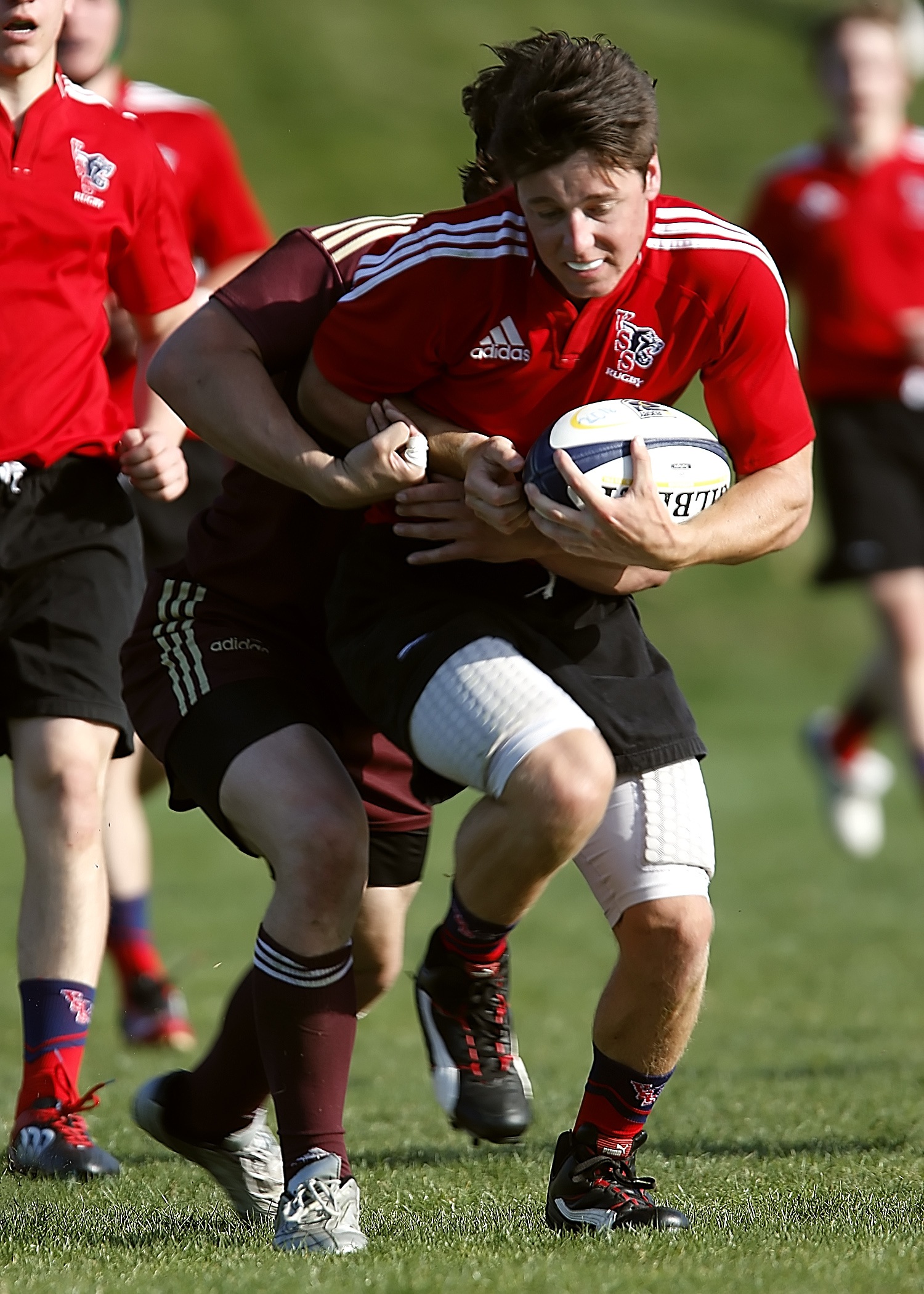 Rugby game in the high school free image download