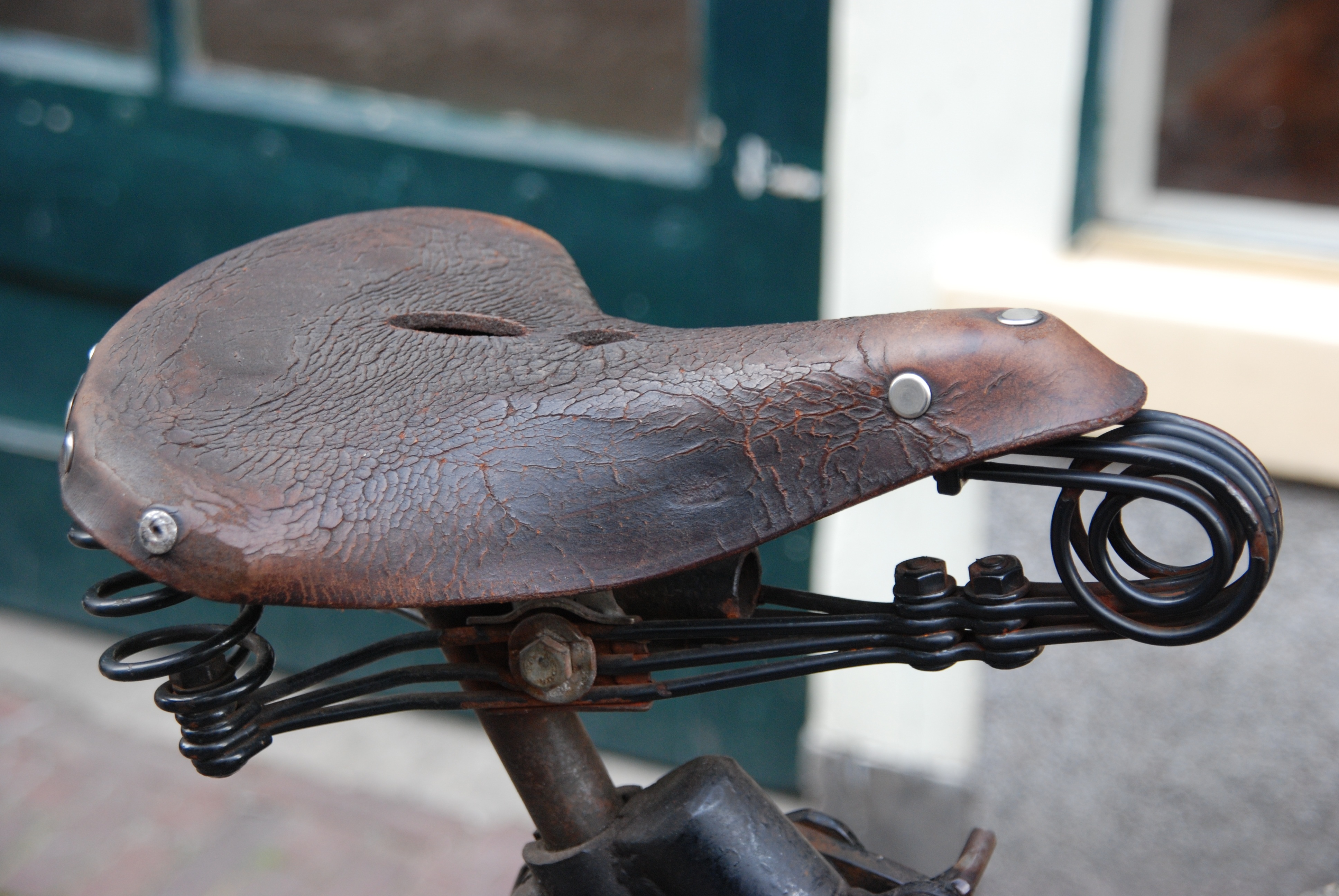 Leather bicycle saddle free image download