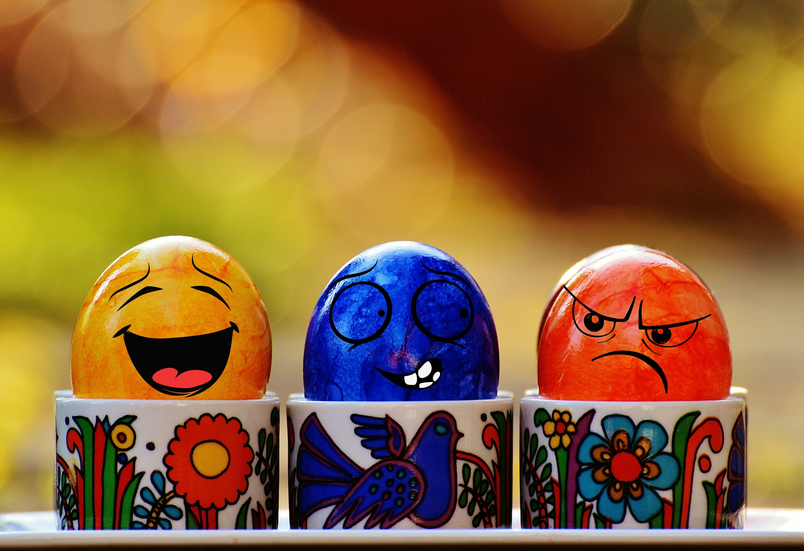 Easter eggs with funny faces free image download