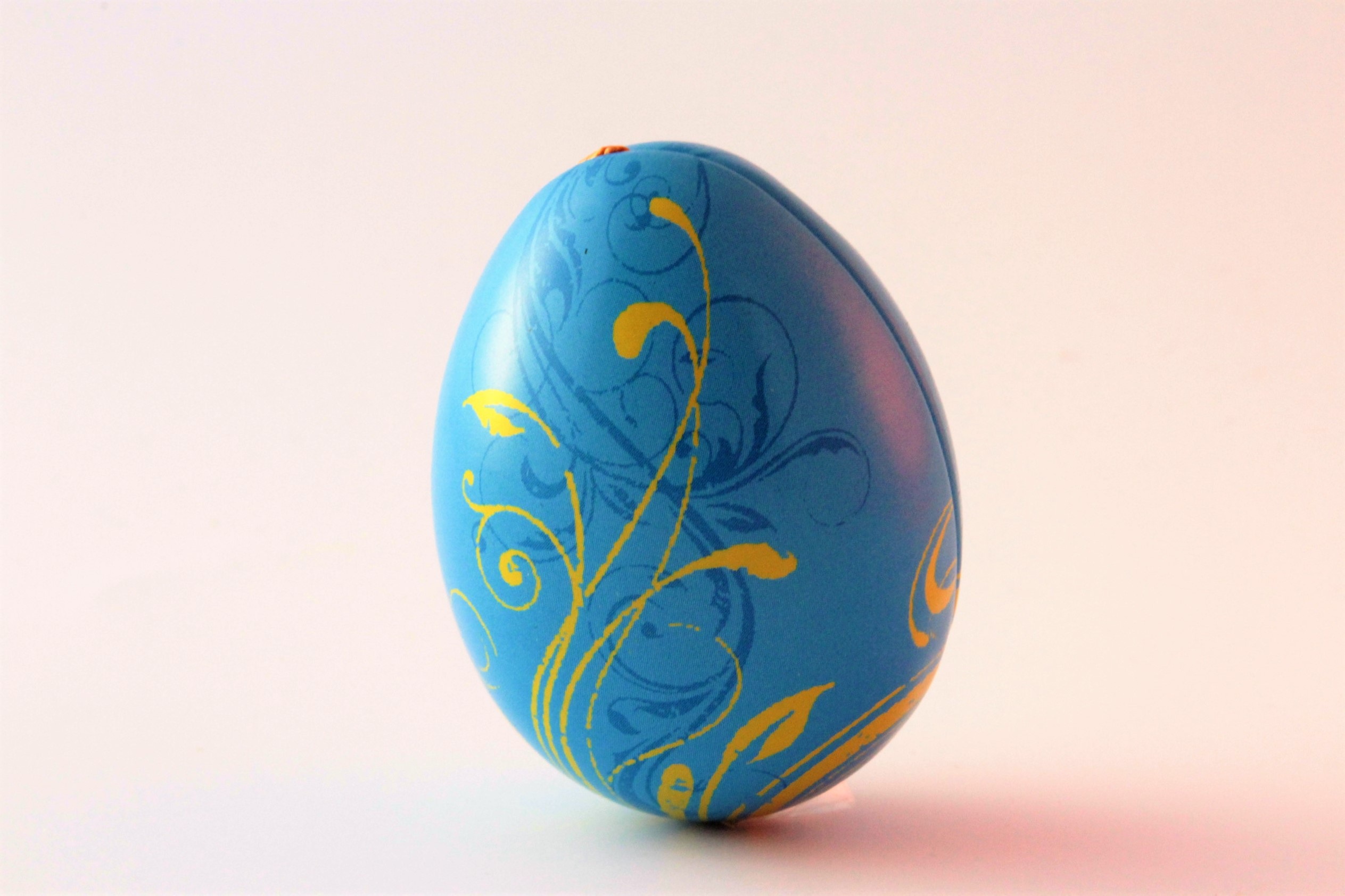 Painted blue Easter egg free image download