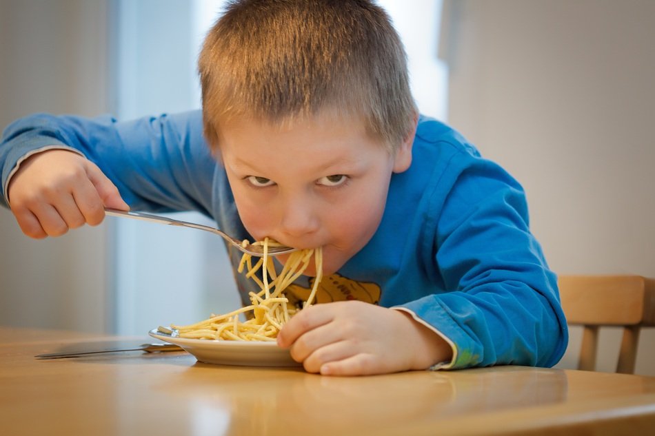Boy eating noodles free image download
