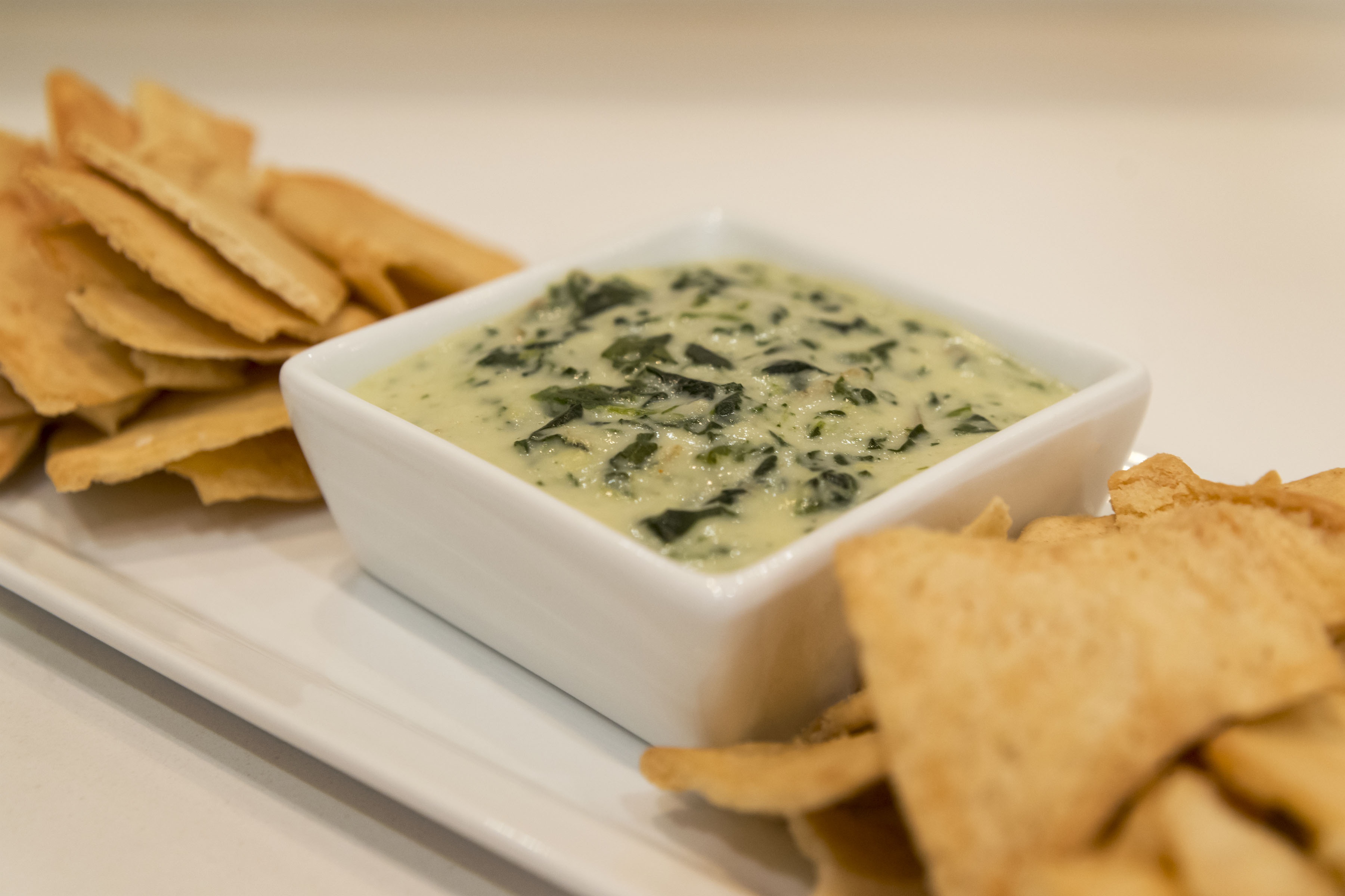 Spinach and artichoke dip with chips free image download