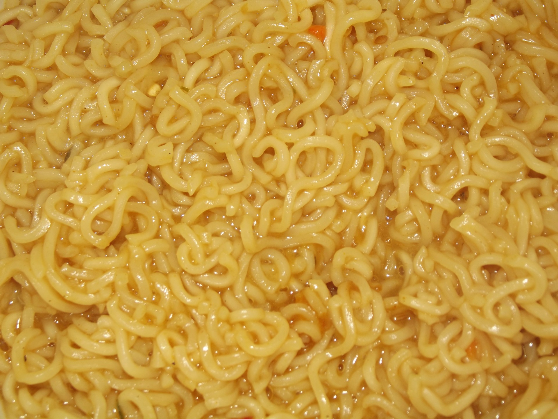 Noodles in the water free image download