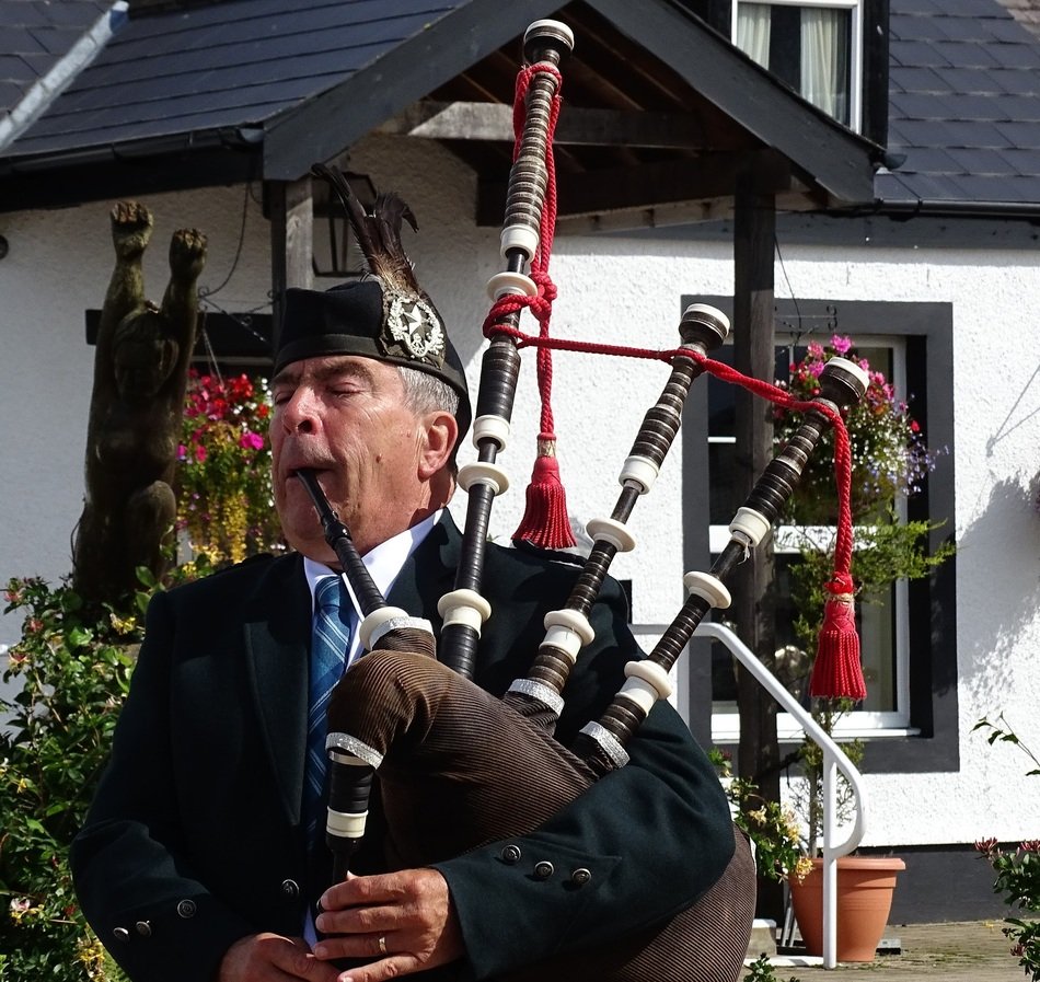 Bagpipes in Scotland free image download