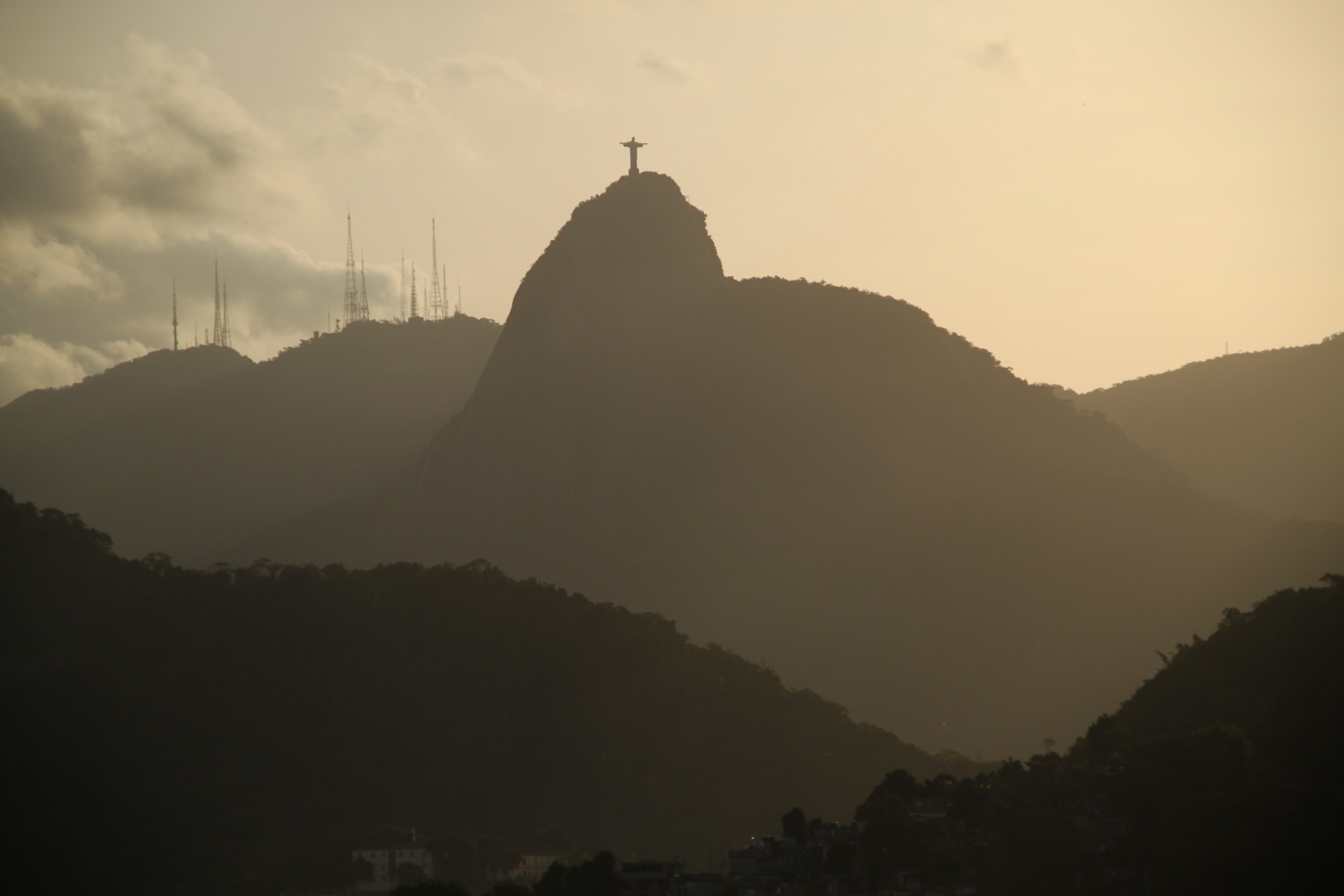 Twilight over the mountain in rio de janeiro free image download