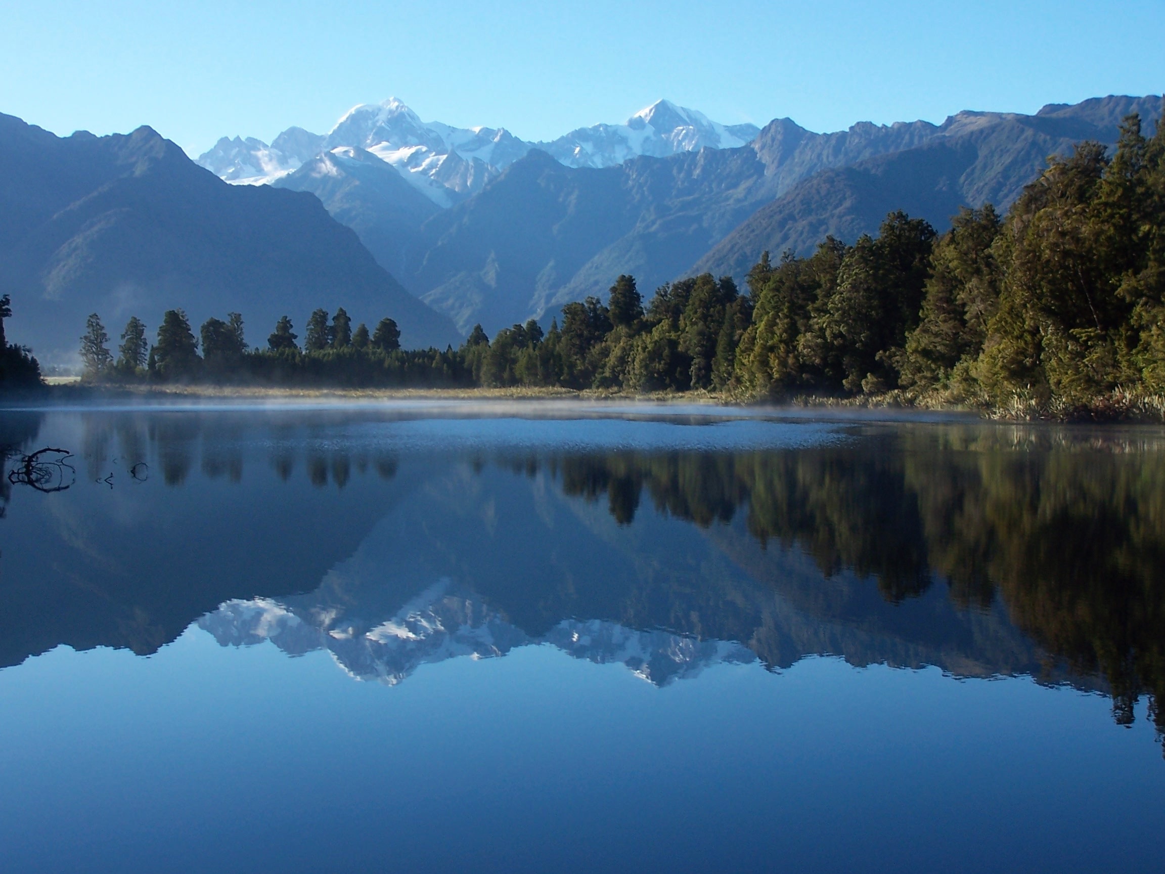 Mirror Lake panorama in New Zealand free image download