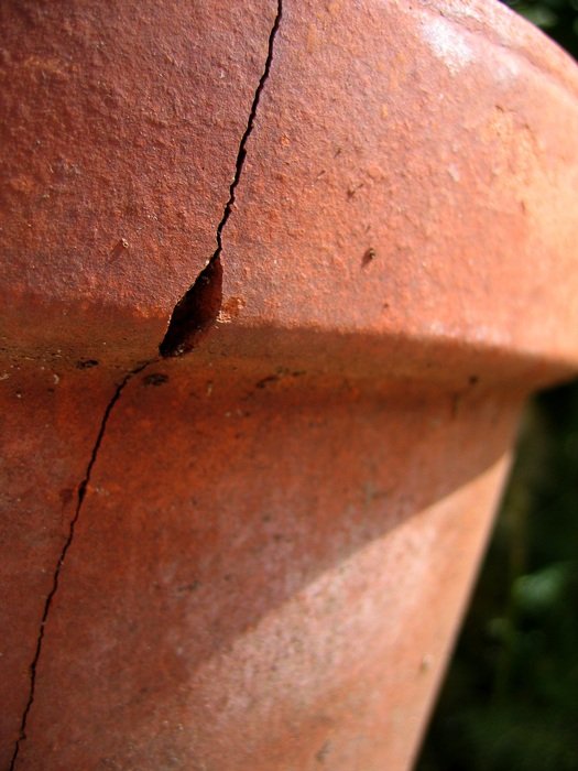 Crack on a ceramic vessel free image download