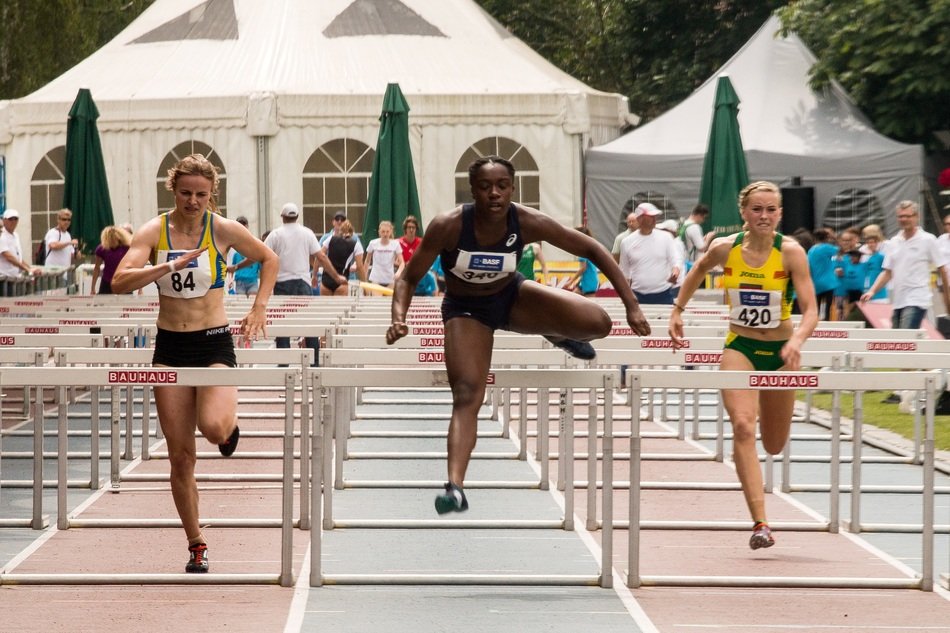Hurdle race competition free image download