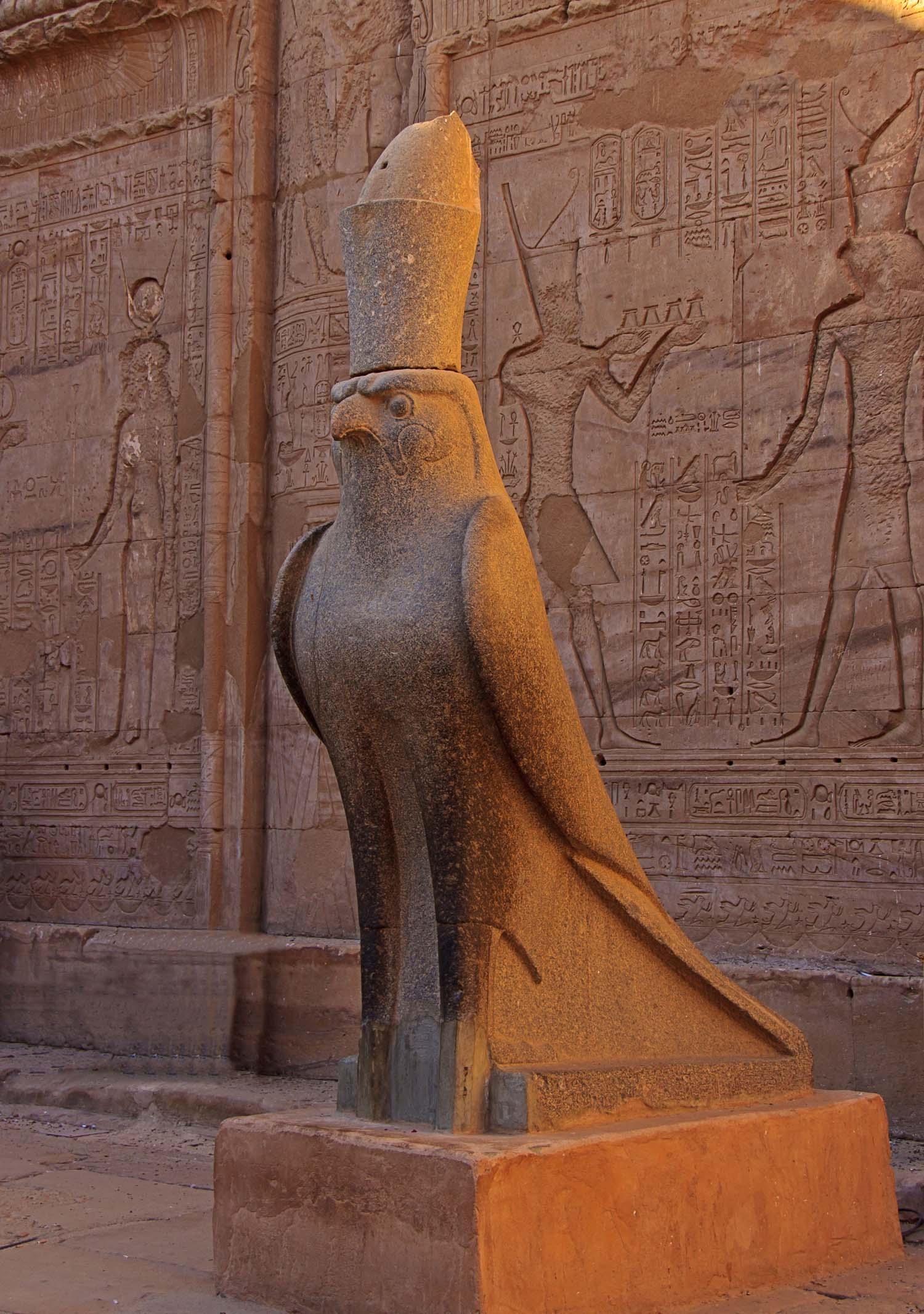 Statue of Horus in Egypt free image download