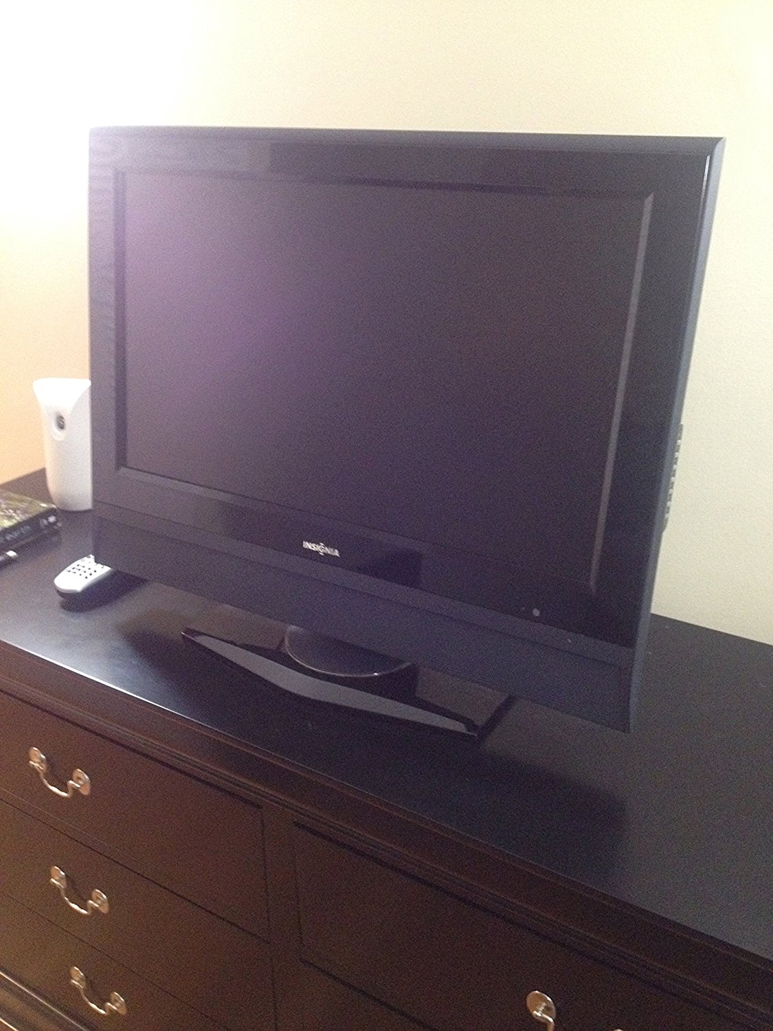 Insignia NSL26Q10A 26" LCD TV widescreen 720p HDTV N2 free